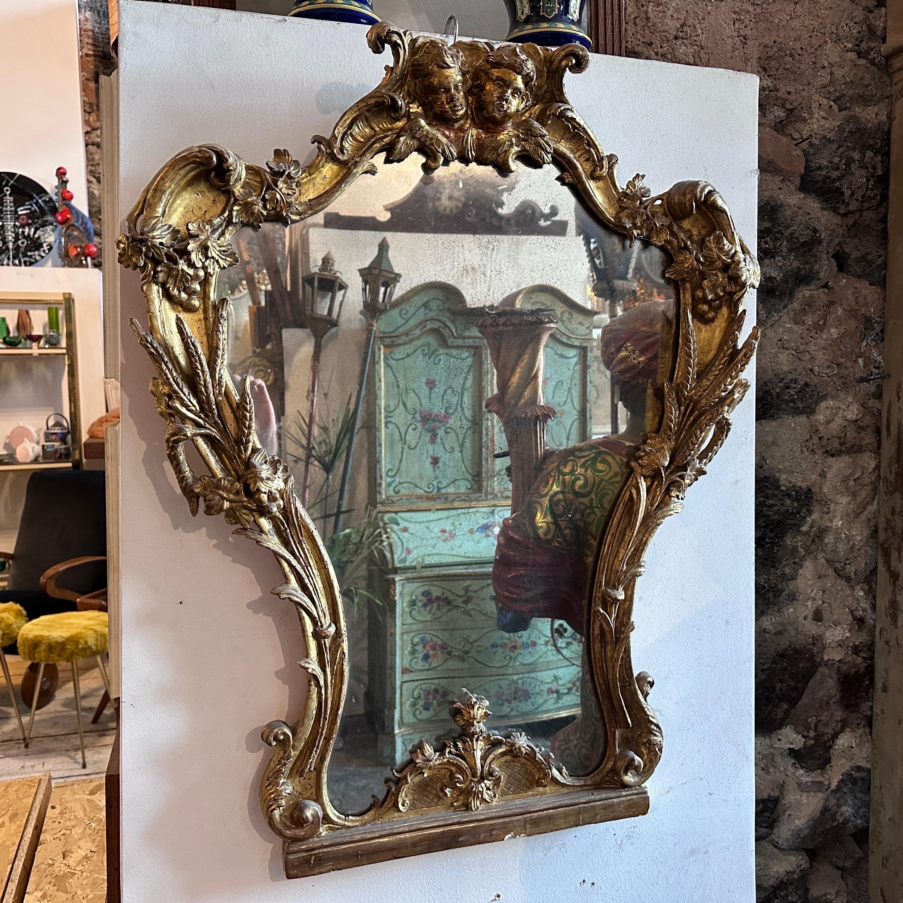 1750s Baroque Hand-Carved Giltwood Sicilian Wall Mirror For Sale 1