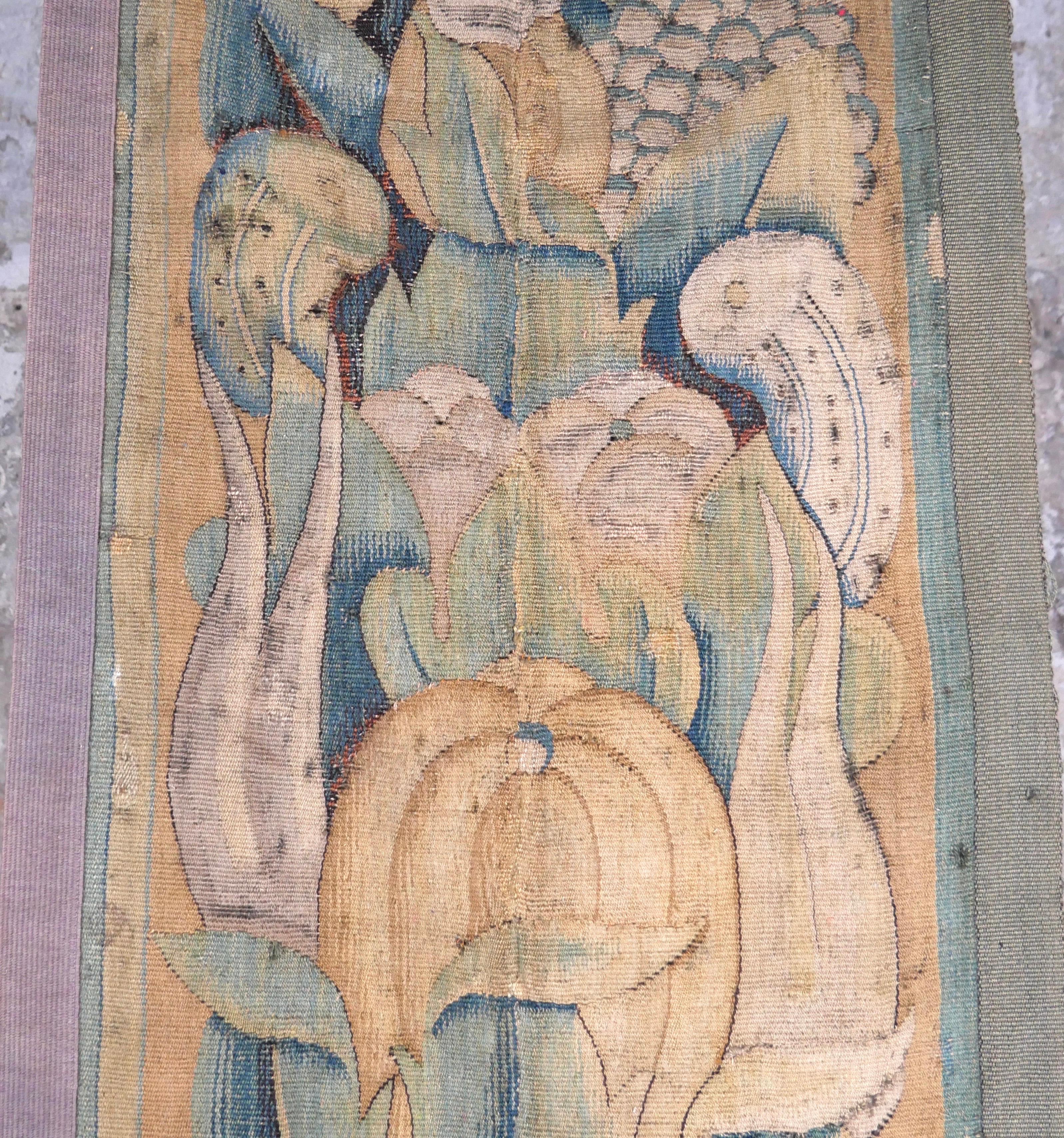 Flämischer Wandteppich Feuilles d'Aristoloche von 1750 im Zustand „Gut“ im Angebot in LYON, FR