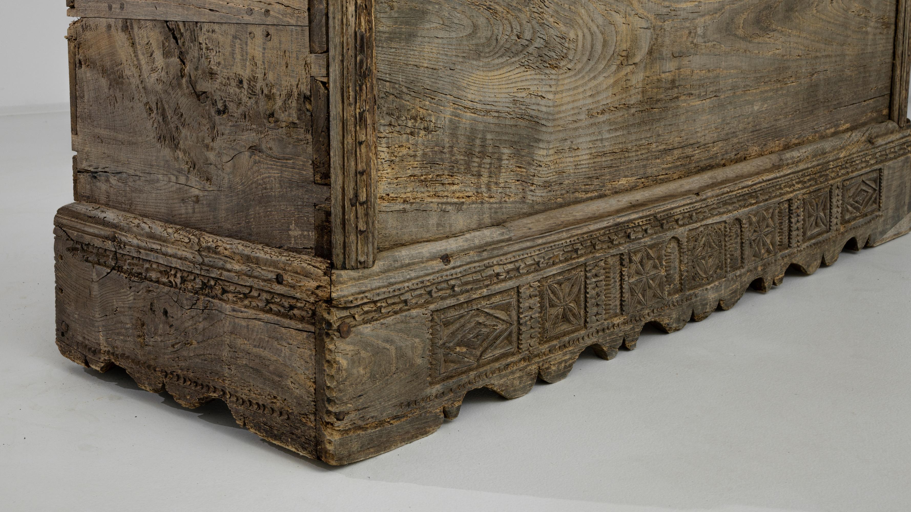 Wood 1750s French Bleached Oak Trunk For Sale