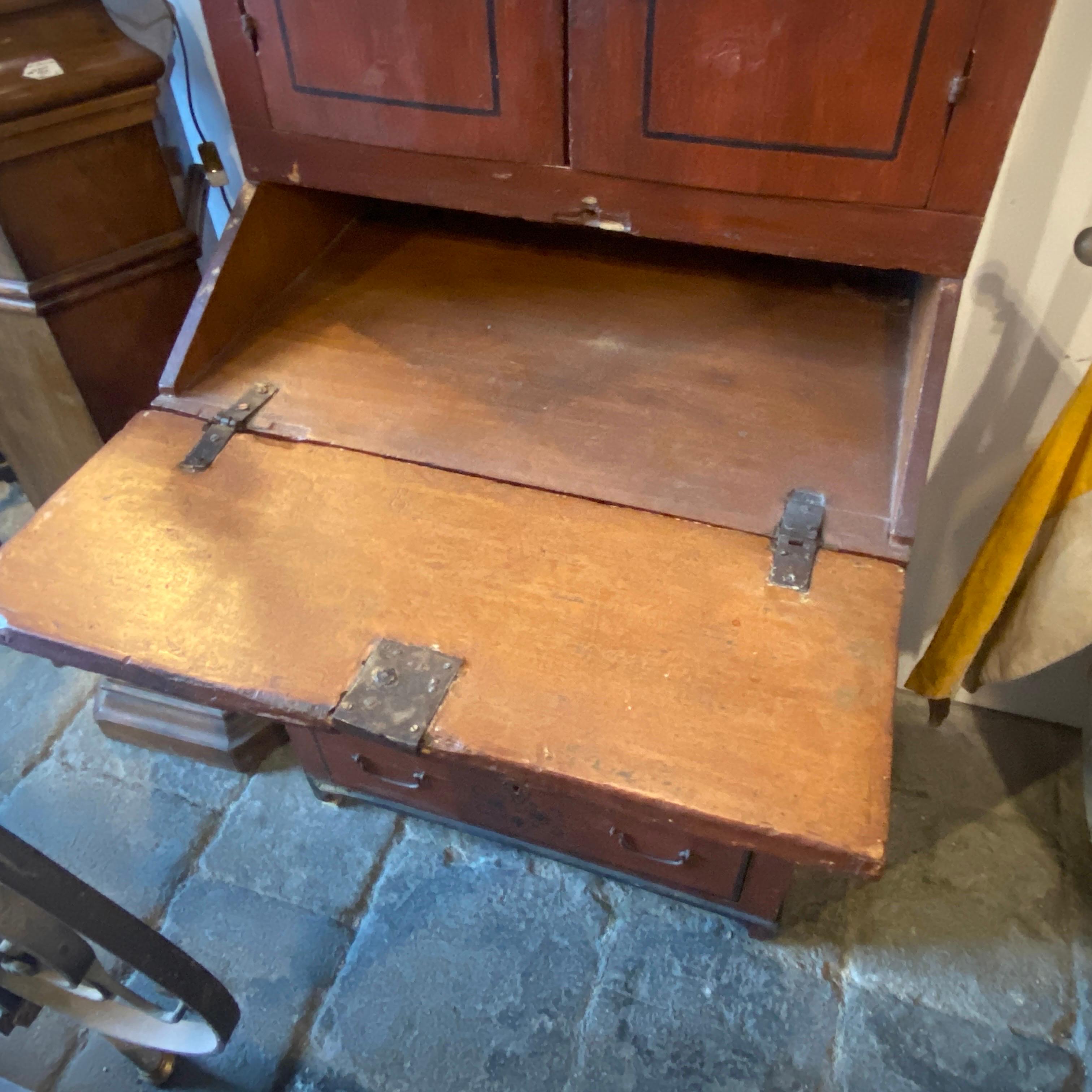 Siciliano Trumeau rustico siciliano Luigi XV del 1750 dipinto a mano in legno di abete in vendita