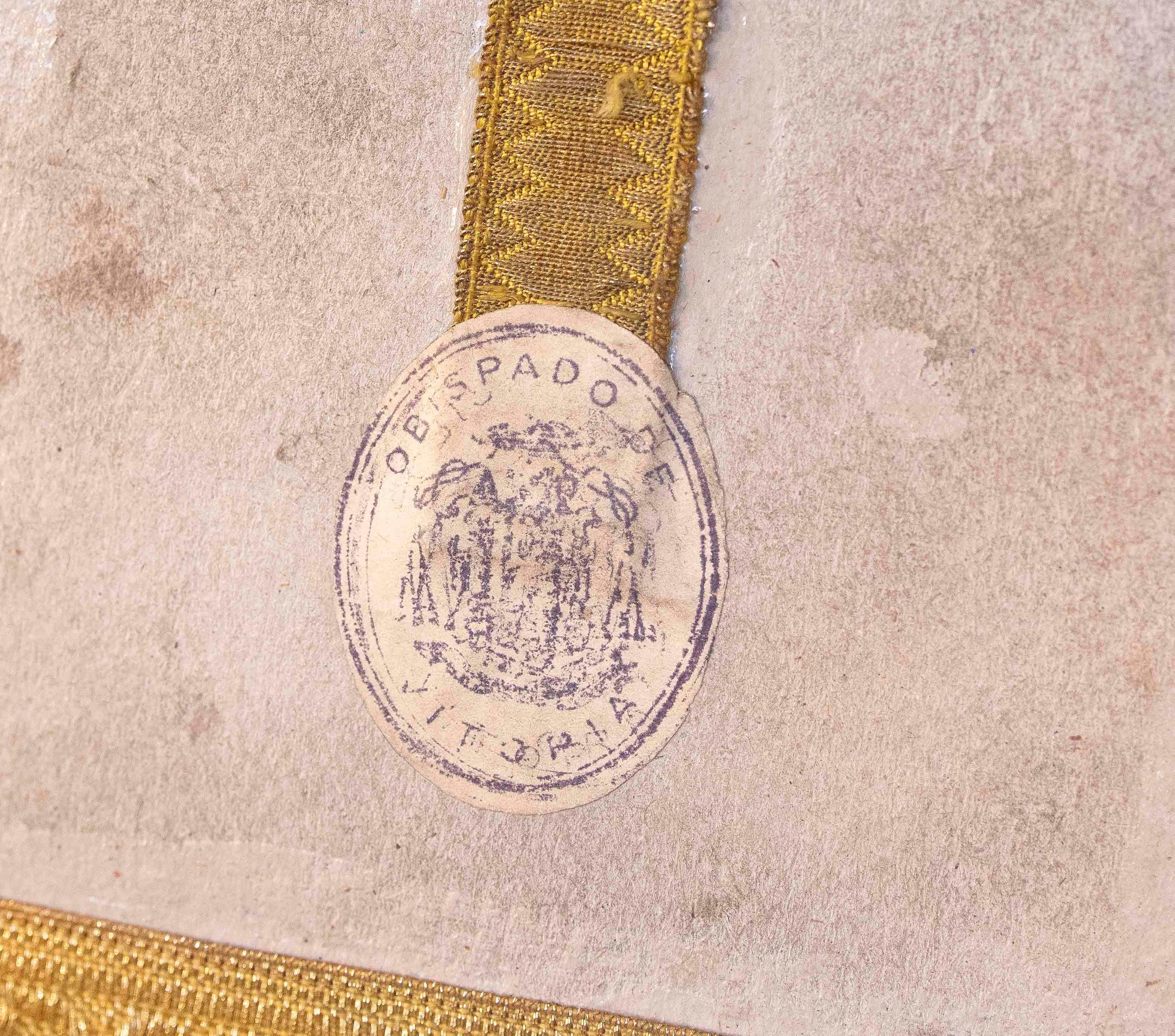 Relique de Saint Antoine de Padua des années 1750 dans un cadre avec une croix en micromosaïque en vente 1