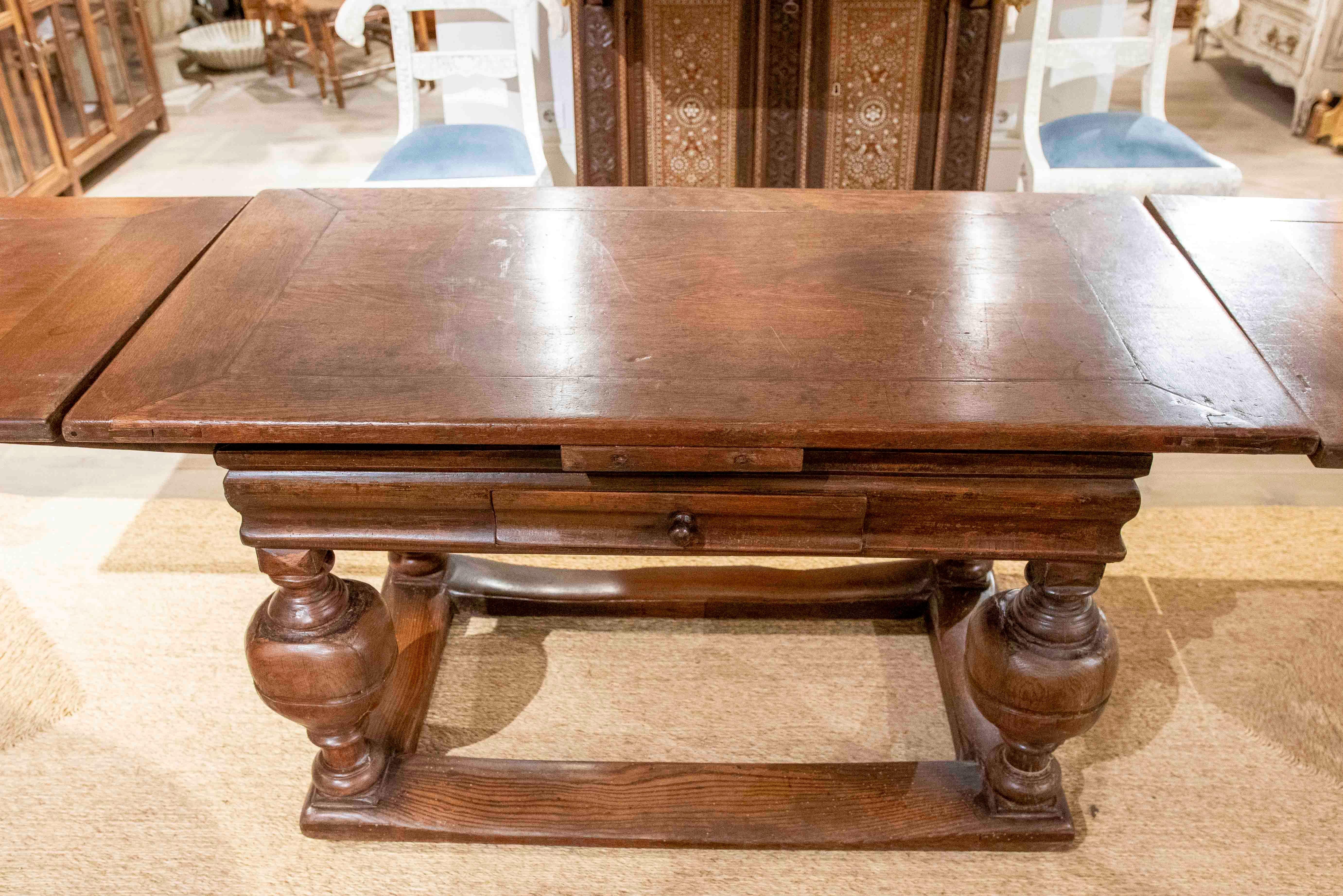 1750s Solid Oak English Extendable Table with Turned Legs For Sale 10