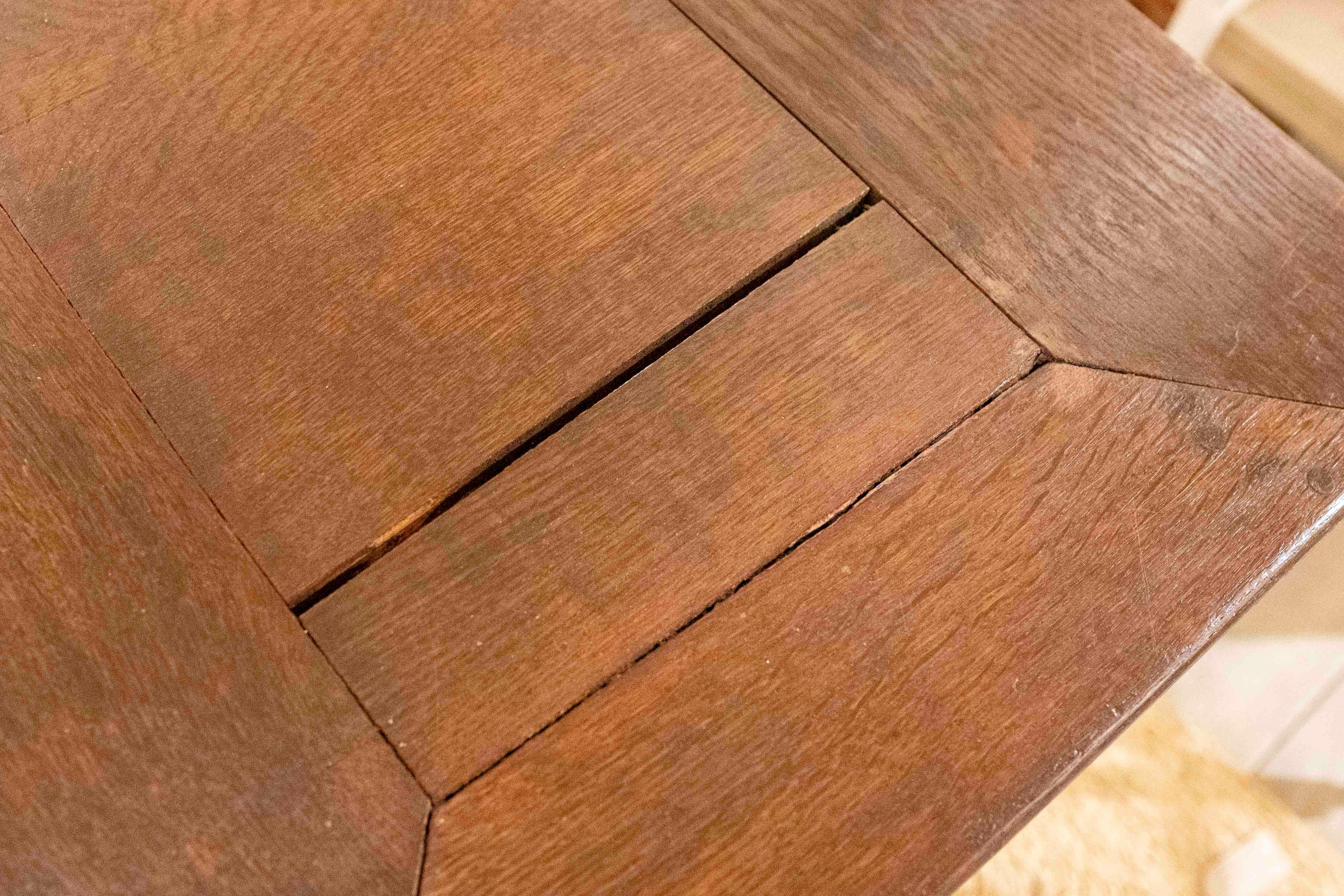 1750s Solid Oak English Extendable Table with Turned Legs For Sale 13