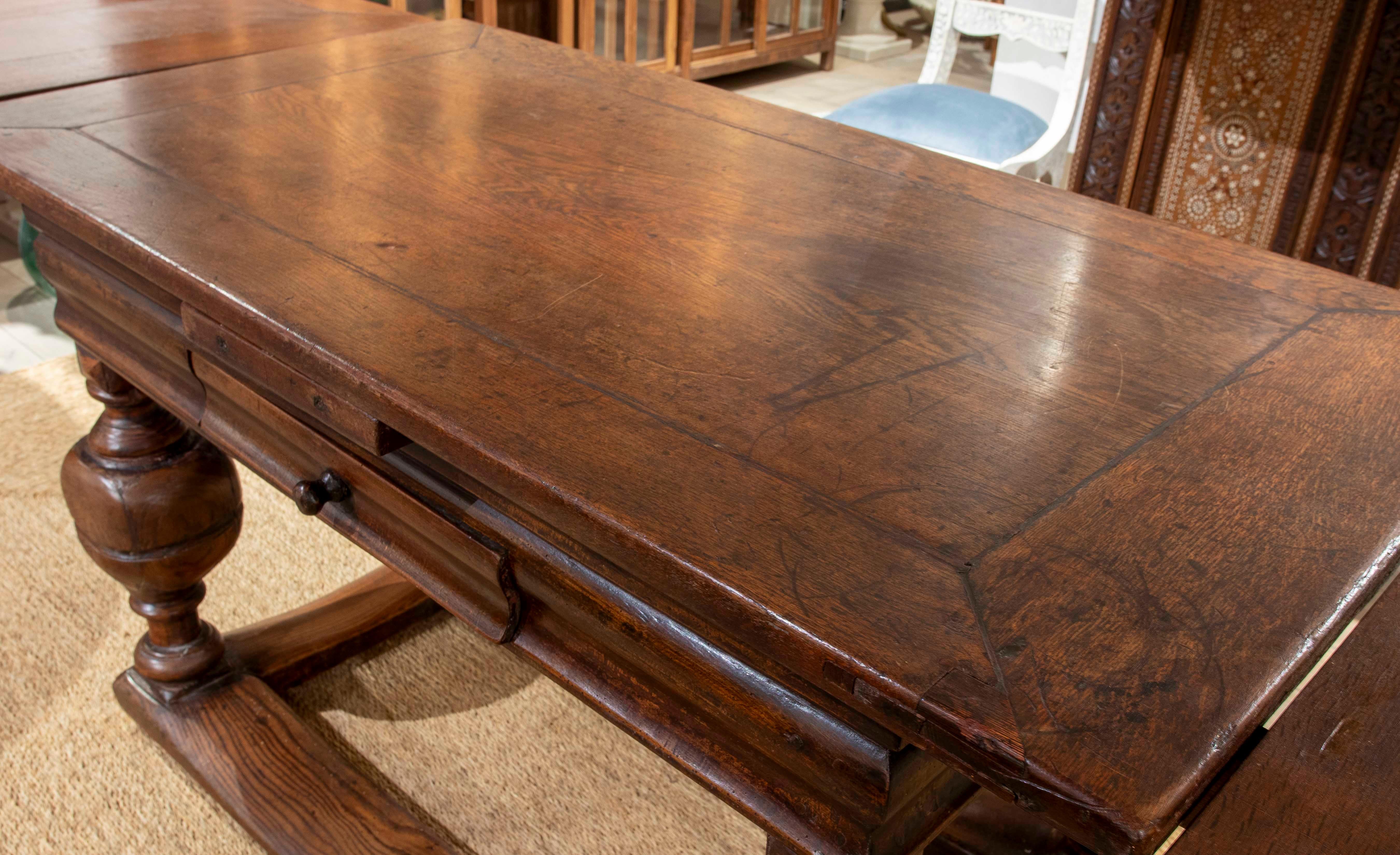 1750s Solid Oak English Extendable Table with Turned Legs For Sale 1