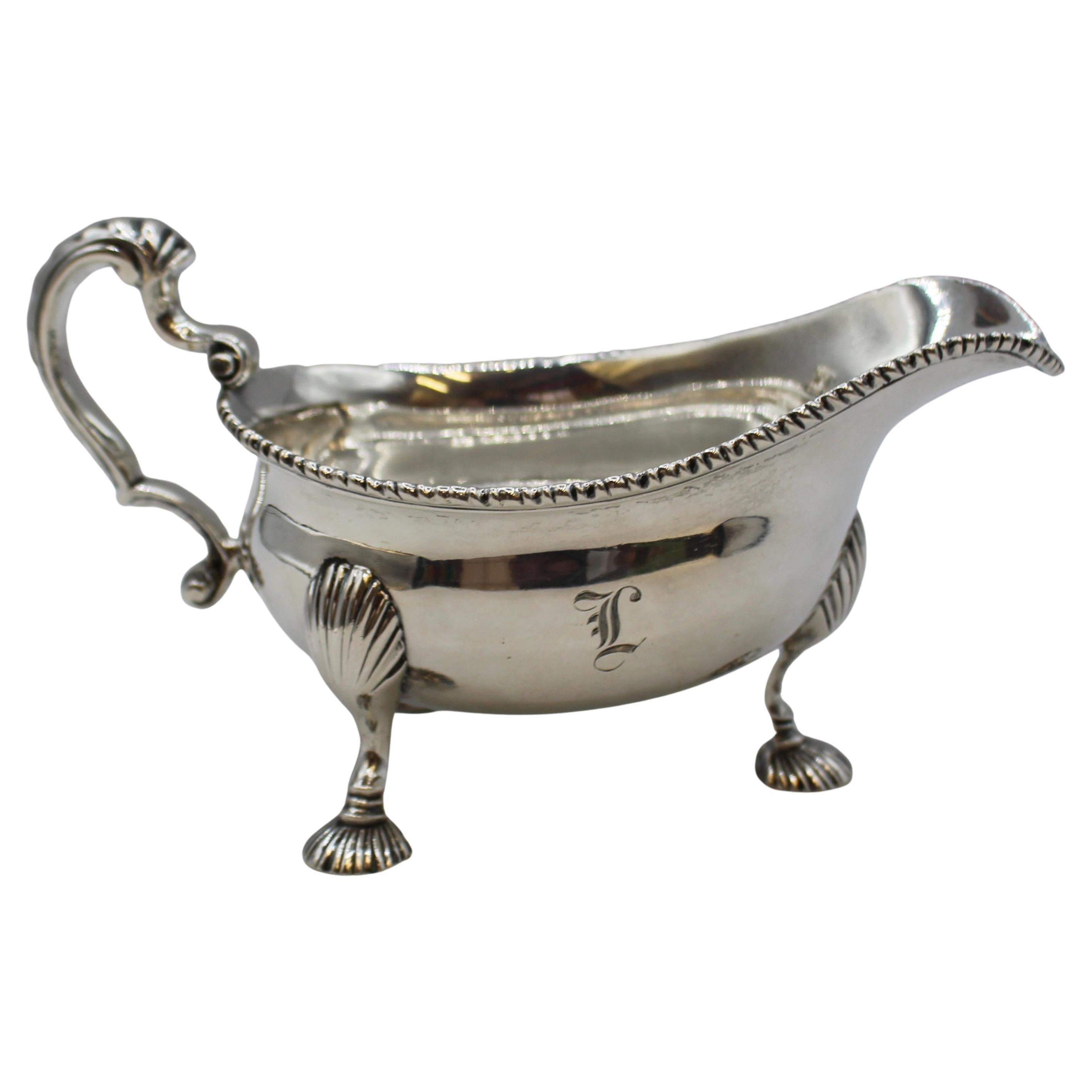 1754 George II Period Sterling Silver Sauce or Gravy Boat For Sale