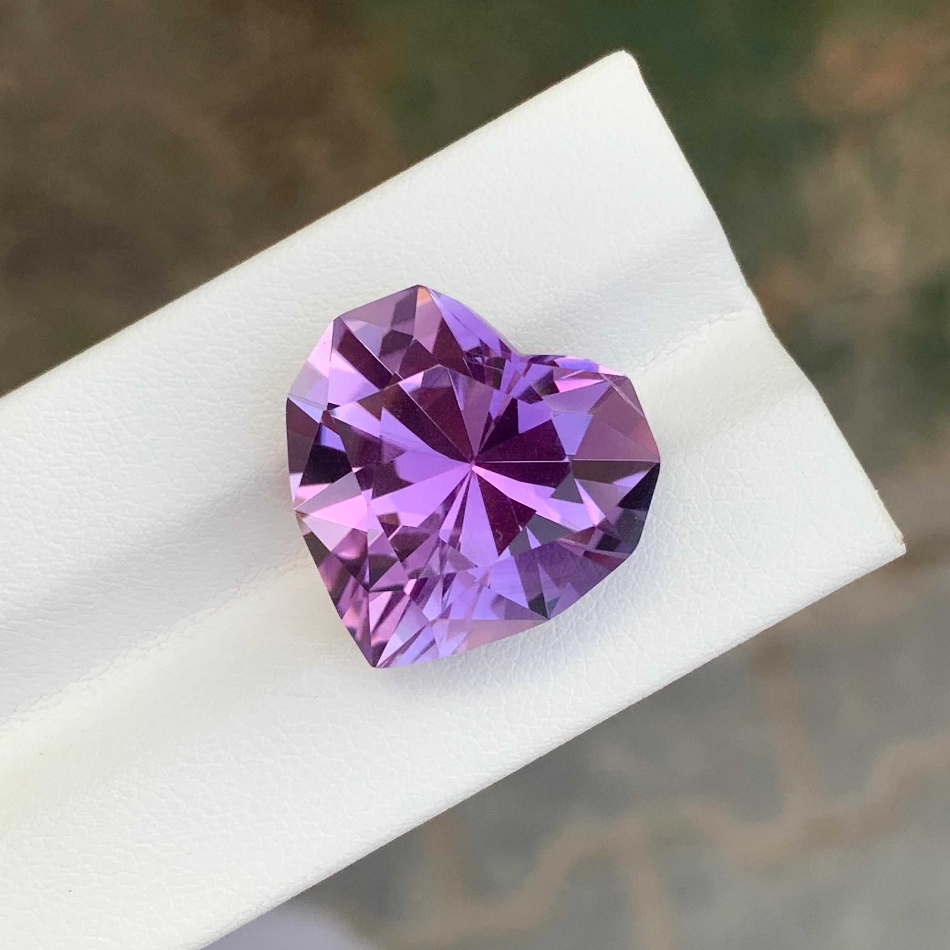 17,55 Karat natürlicher loser Amethyst in Herzform Edelstein (Arts and Crafts) im Angebot