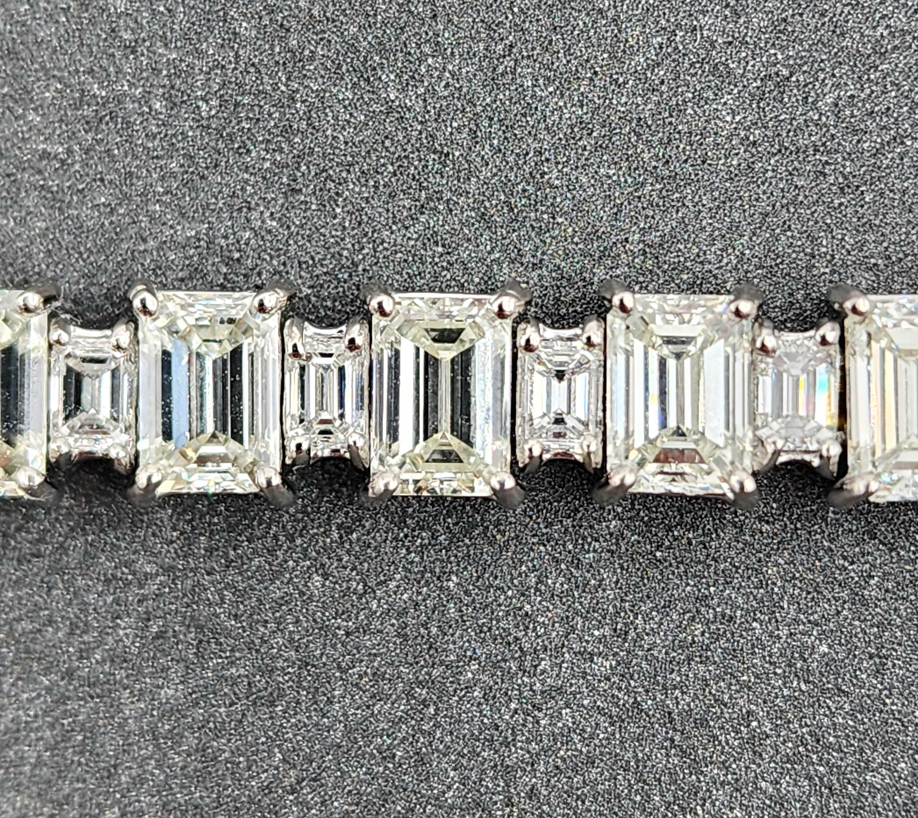 Pulsera talla esmeralda y baguette 17,55 ct Corte esmeralda en venta