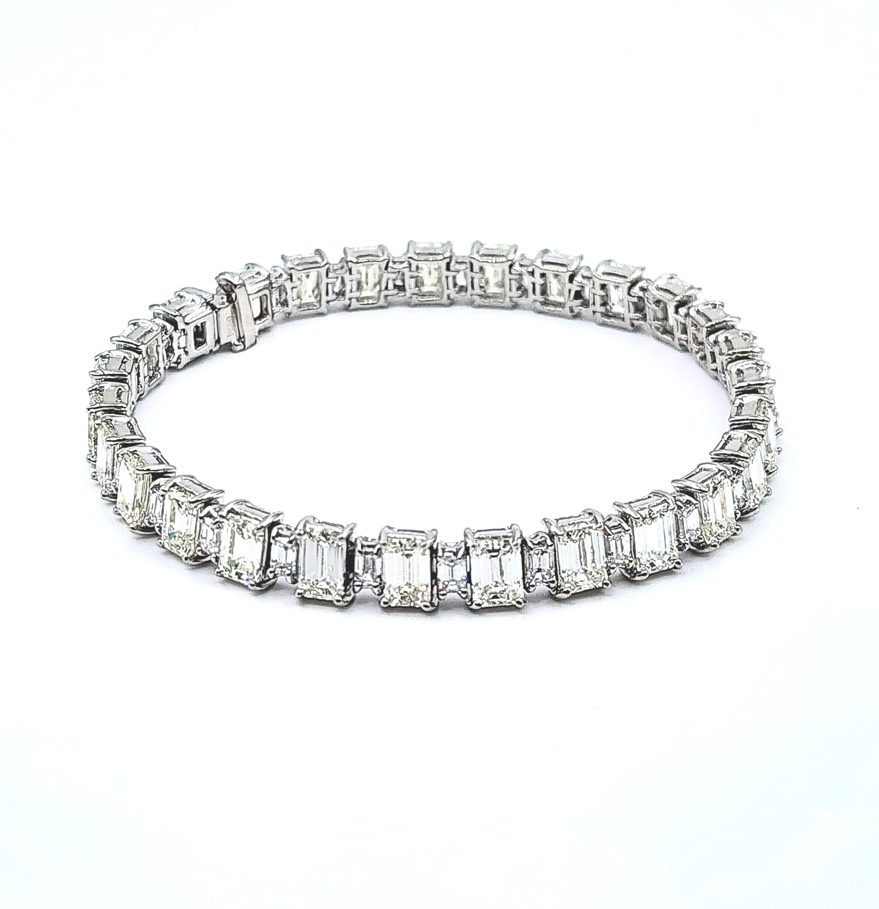 Pulsera talla esmeralda y baguette 17,55 ct en venta 2