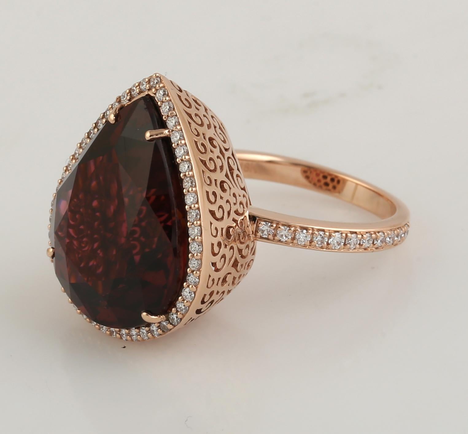 Contemporary 17.56 ct Tear Drop Tourmaline Cocktail Ring w/ Pave Diamonds In 18K Rose Gold For Sale