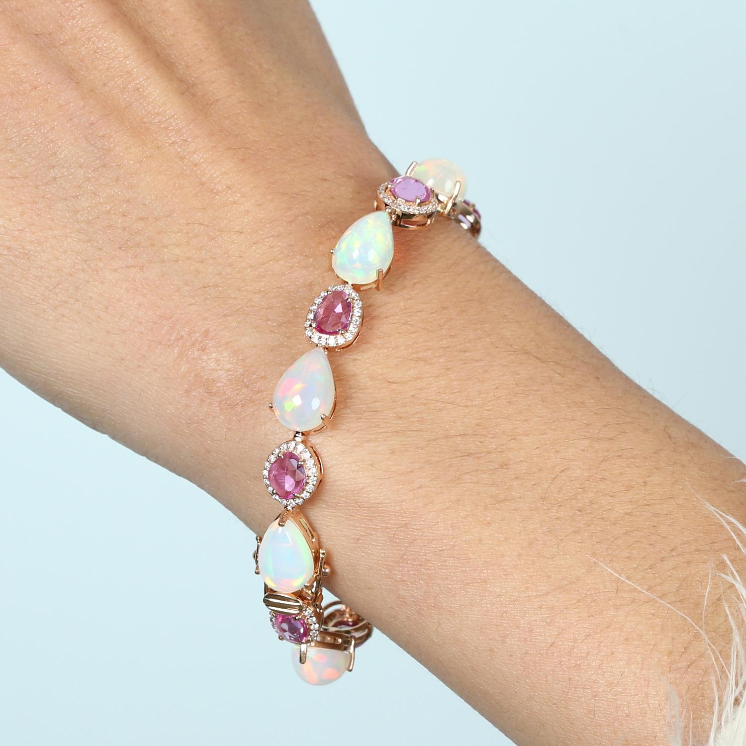Contemporary 17.58ct Opal & Sapphire Bracelet With Diamonds Made In 18k Gold For Sale