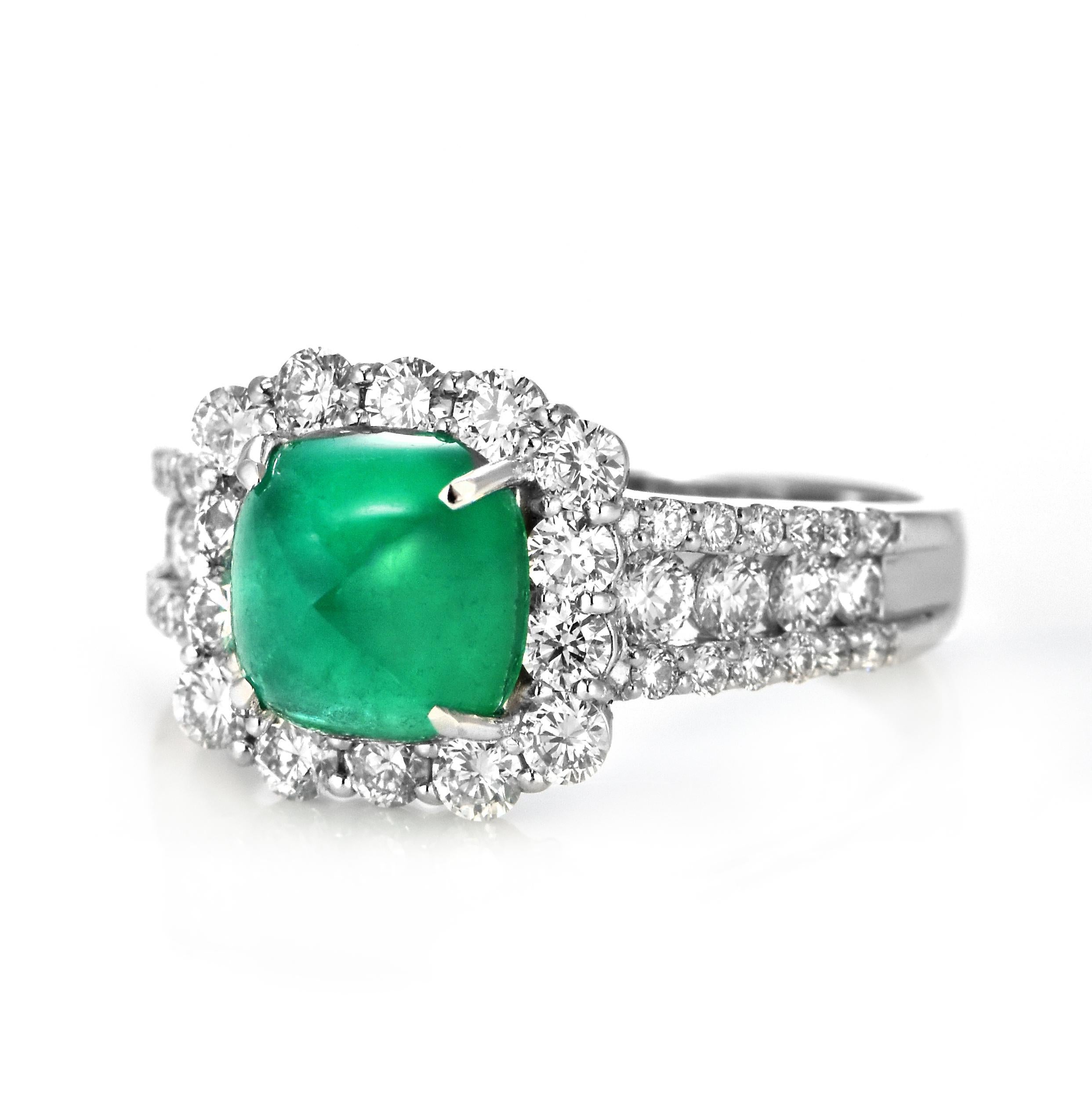 1.759 Karat natürlicher kolumbianischer Zuckerhut-Smaragd & Diamantring aus Platin mit Zuckerhut-Smaragd (Moderne) im Angebot