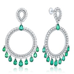 17.59 Carat White Diamond and Emerald Chandelier Drop Earring set in 18k Gold.