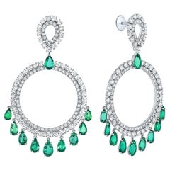 17.59 Carat White Diamond and Emerald Chandelier Drop Earring set in 18k Gold.