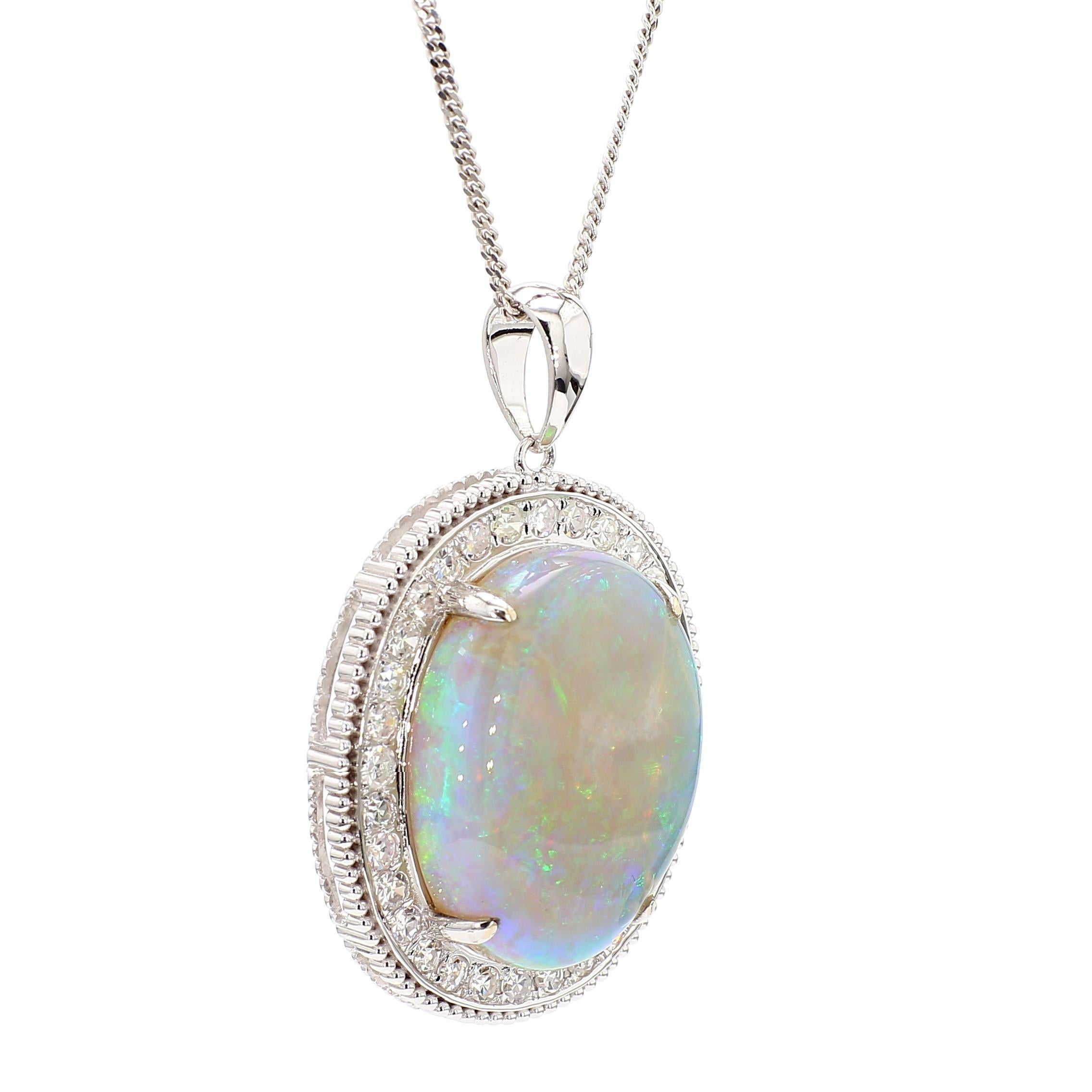Taille cabochon 17.59 Carat White Opal & Diamond Halo Milgrain 18K White Gold Vintage Pendentif en vente