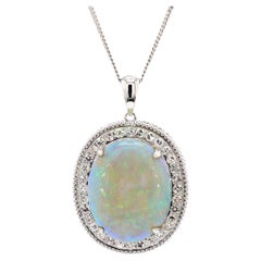 17.59 Carat White Opal & Diamond Halo Milgrain 18K White Gold Vintage Pendentif