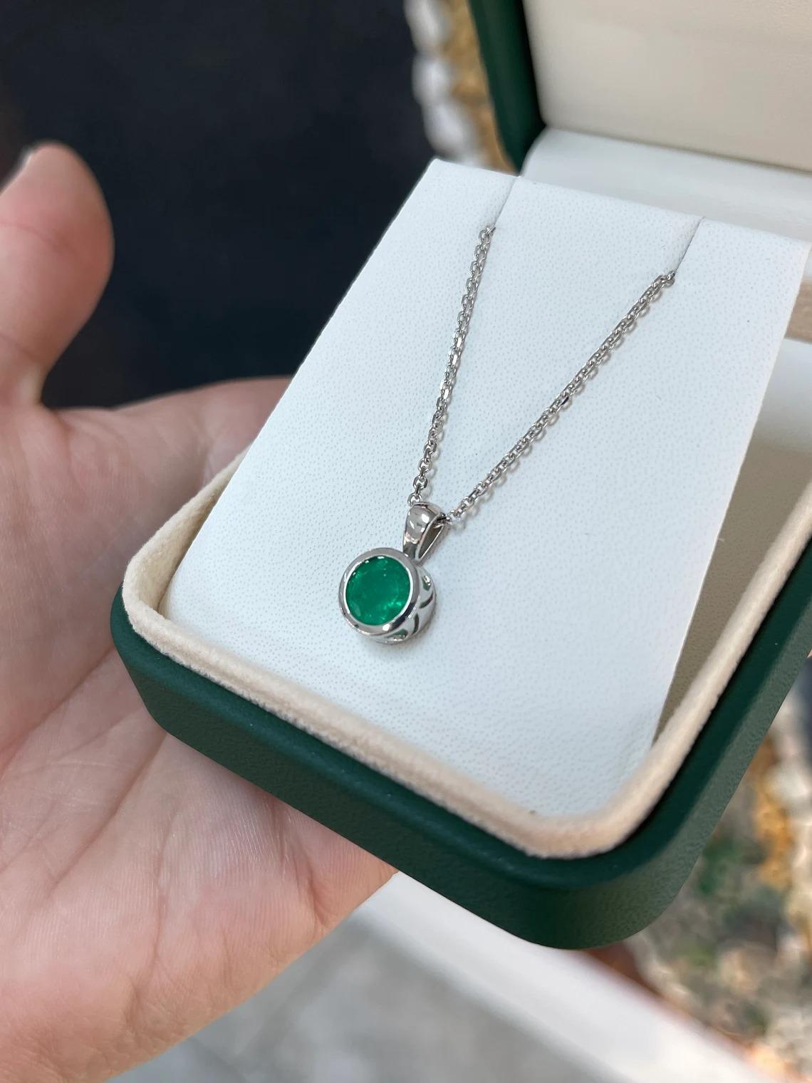 1.75ct 14K Round Vivid Colombian Emerald Bezel Set Solitaire White Gold Pendant In New Condition For Sale In Jupiter, FL