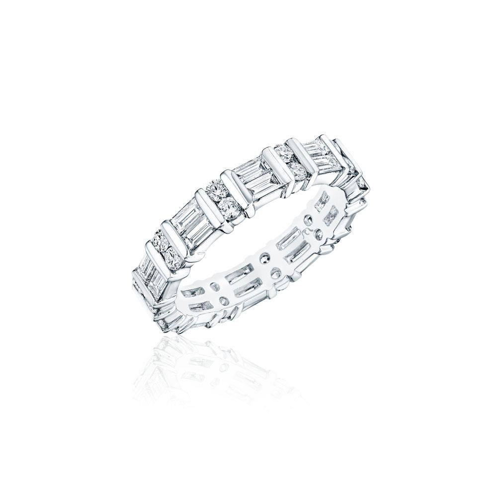 Baguette Cut 1.75ct Baguette & Round Diamond Bar Set Eternity Band in 18KT Gold For Sale