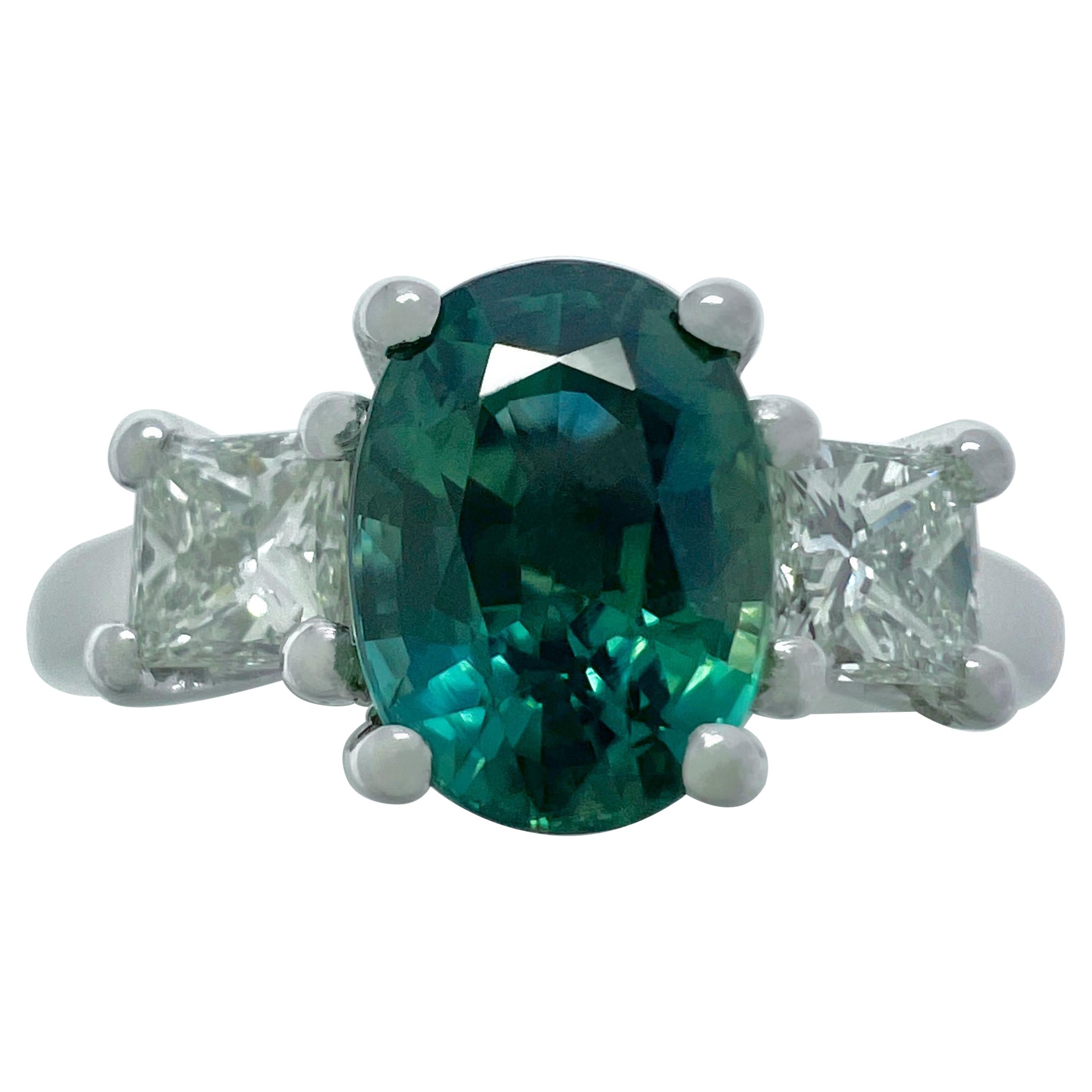 1,75 Karat Grüner Blauer Ovalschliff Saphir und Diamant 18k Weißgold Dreisteinring