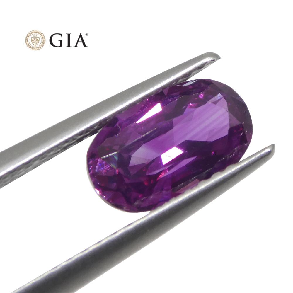 1.75ct Oval Pink-Purple Sapphire GIA Certified Pakistan / Kashmir In New Condition For Sale In Toronto, Ontario