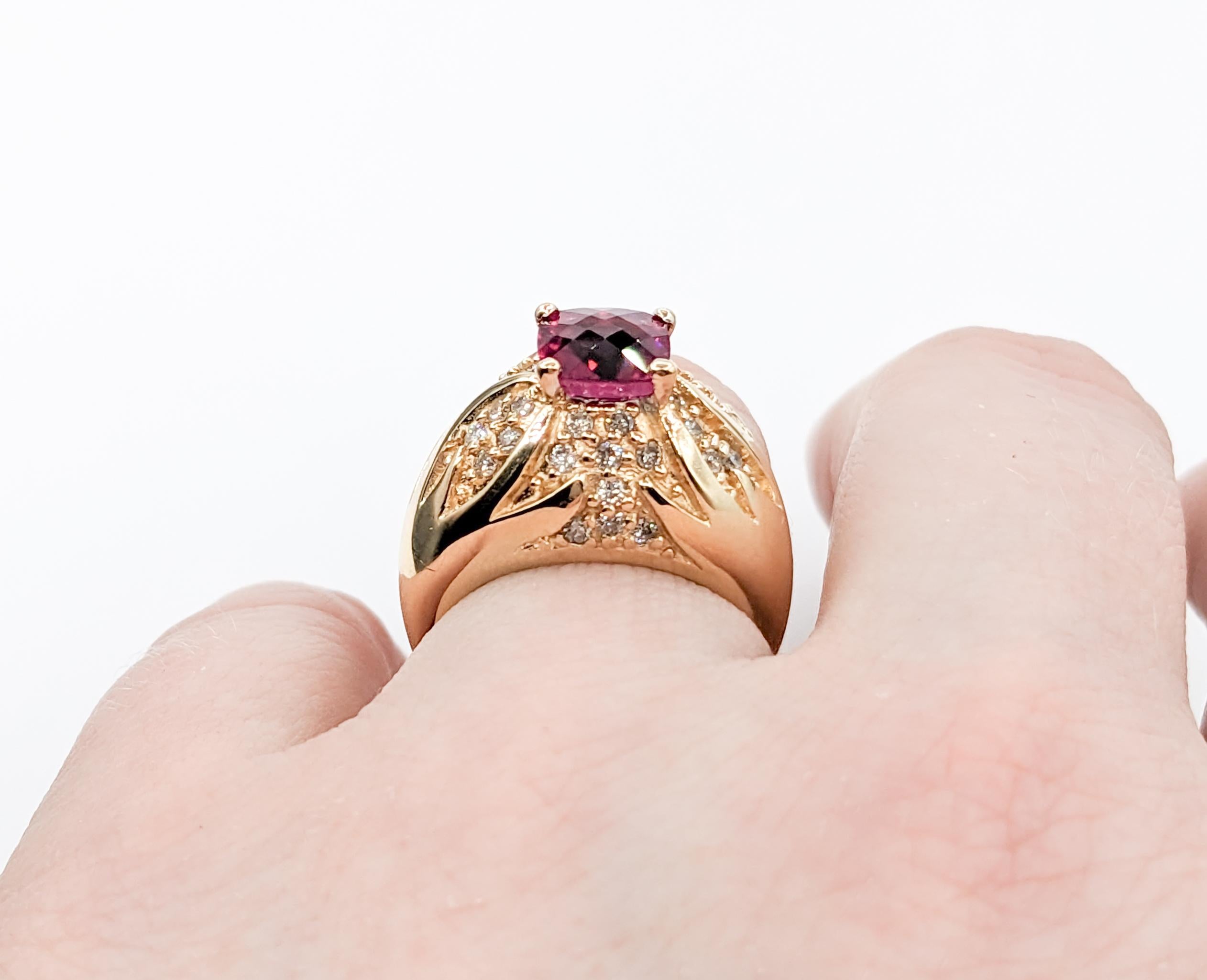 1.75ct Rubelite Tourmaline & .36ctw Diamond Ring In Yellow Gold In Excellent Condition For Sale In Bloomington, MN