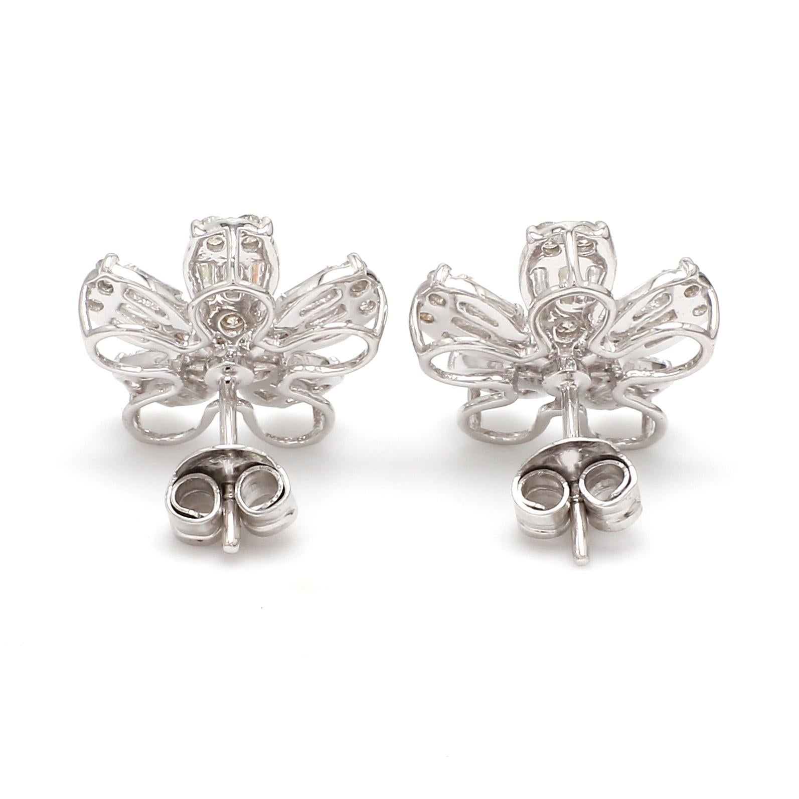 Moderne 1.75cts SI/H Real Diamond Flower Studs Earring in 10 Karat Solid White Gold Gift (Boucles d'oreilles fleur en or blanc massif de 10 carats) en vente