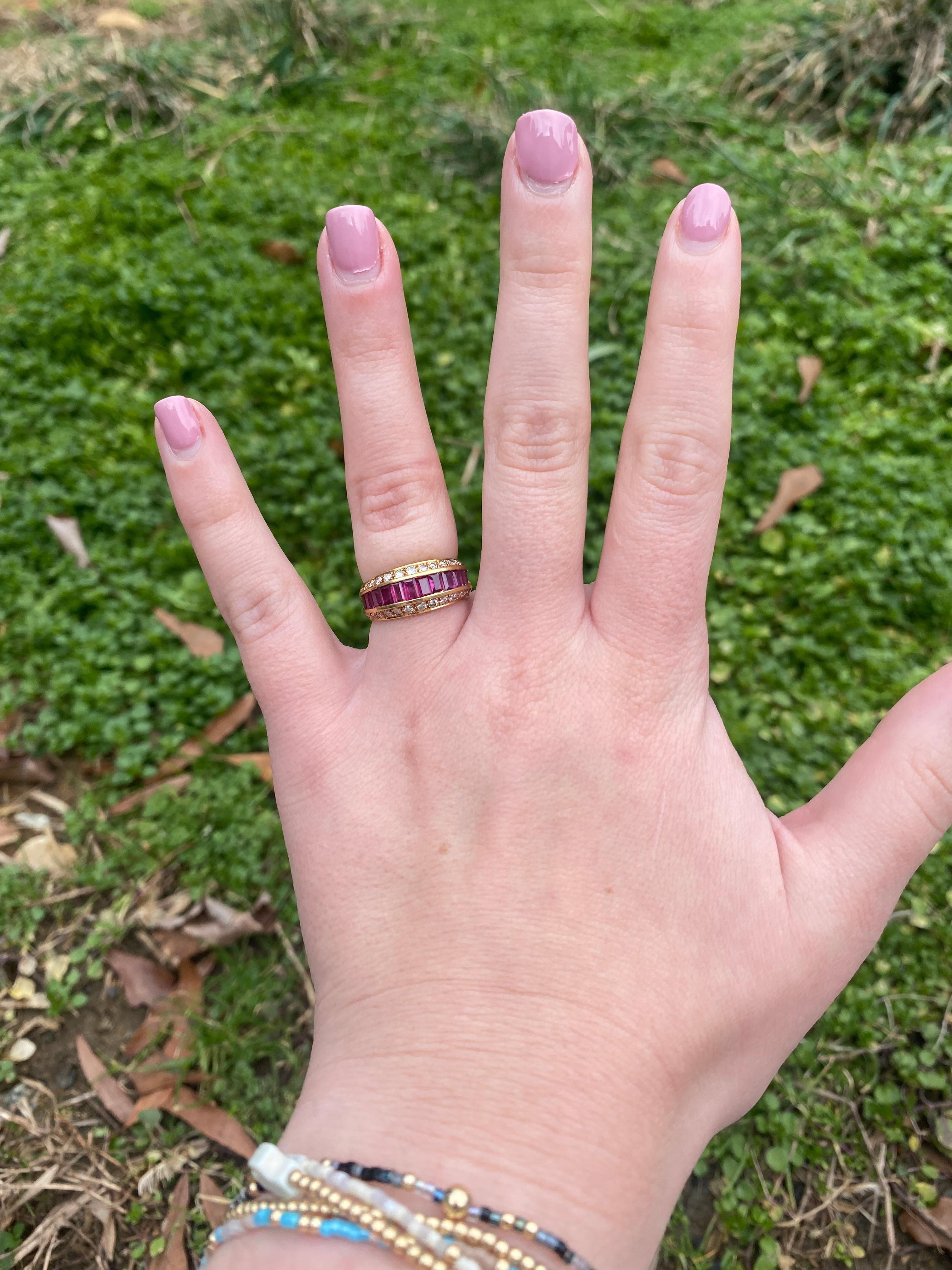 Bague à diamant et rubis 1.75ctw, or jaune 18k, taille 6.25, baguette en vente 1