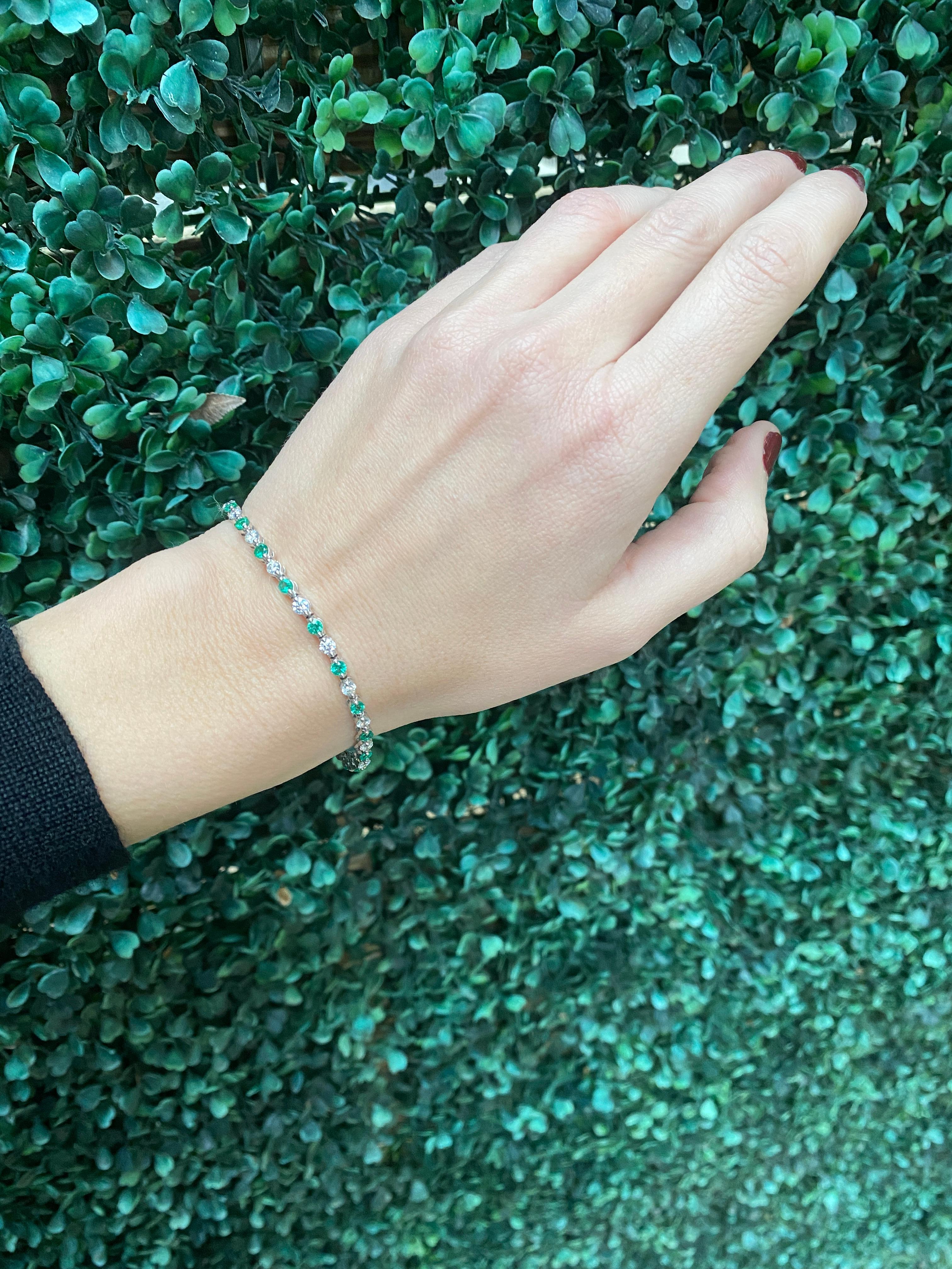 1.75ctw Natural Round Emeralds & 2.01ctw Round Diamonds Line Bracelet For Sale 5