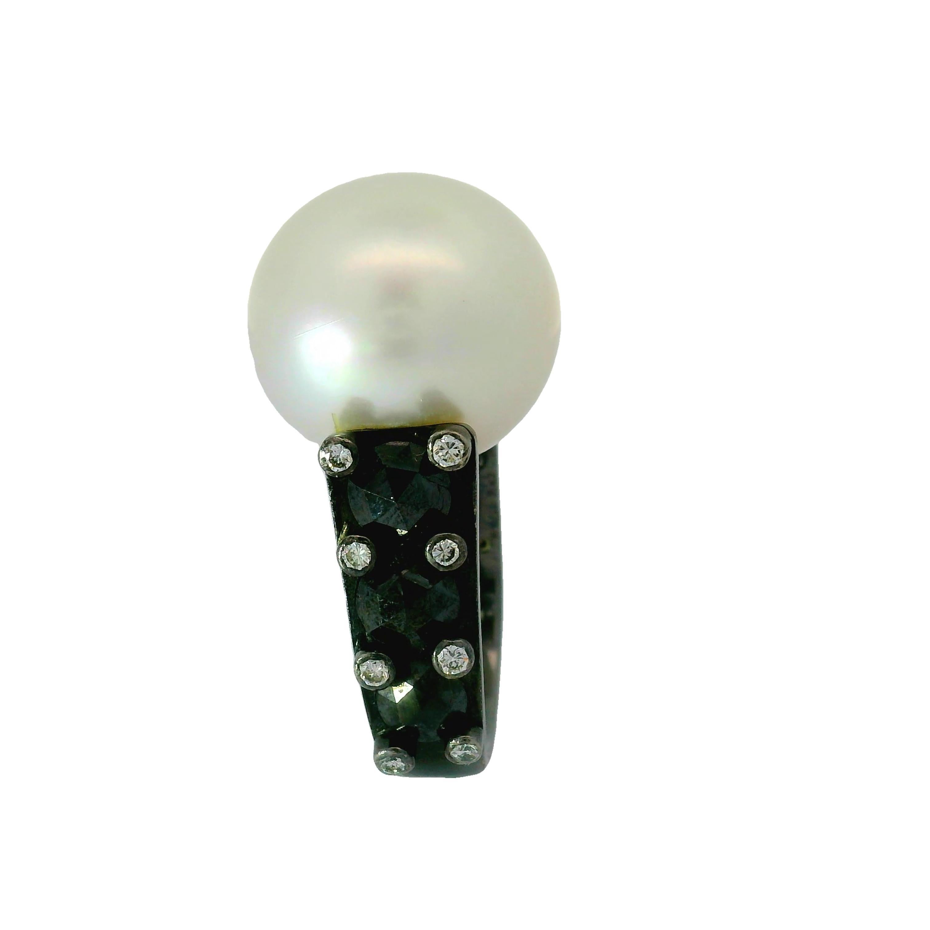 Contemporary 17.5mm South Sea Pearl Black & White Diamond 18k Gold Ring For Sale
