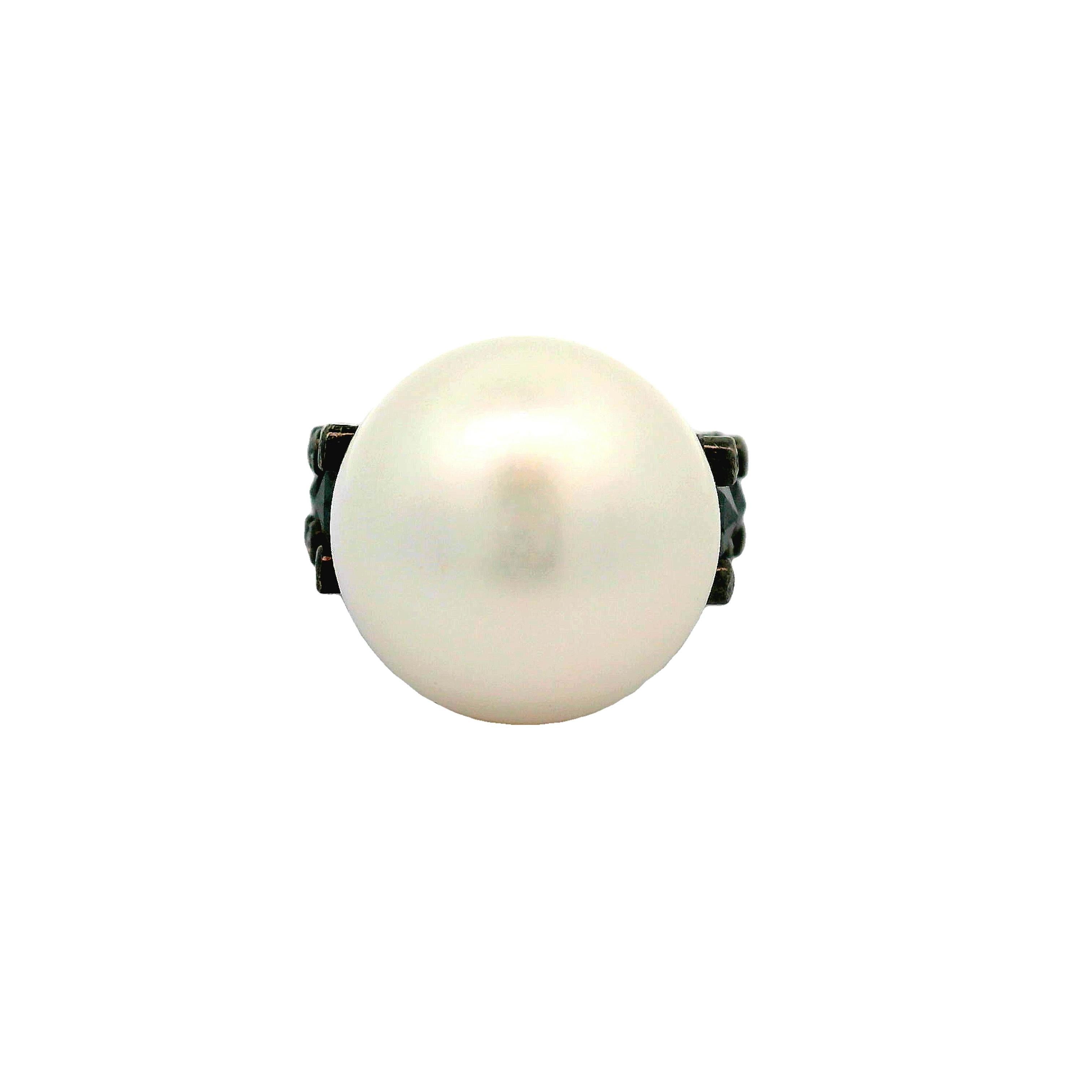 Ball Cut 17.5mm South Sea Pearl Black & White Diamond 18k Gold Ring For Sale