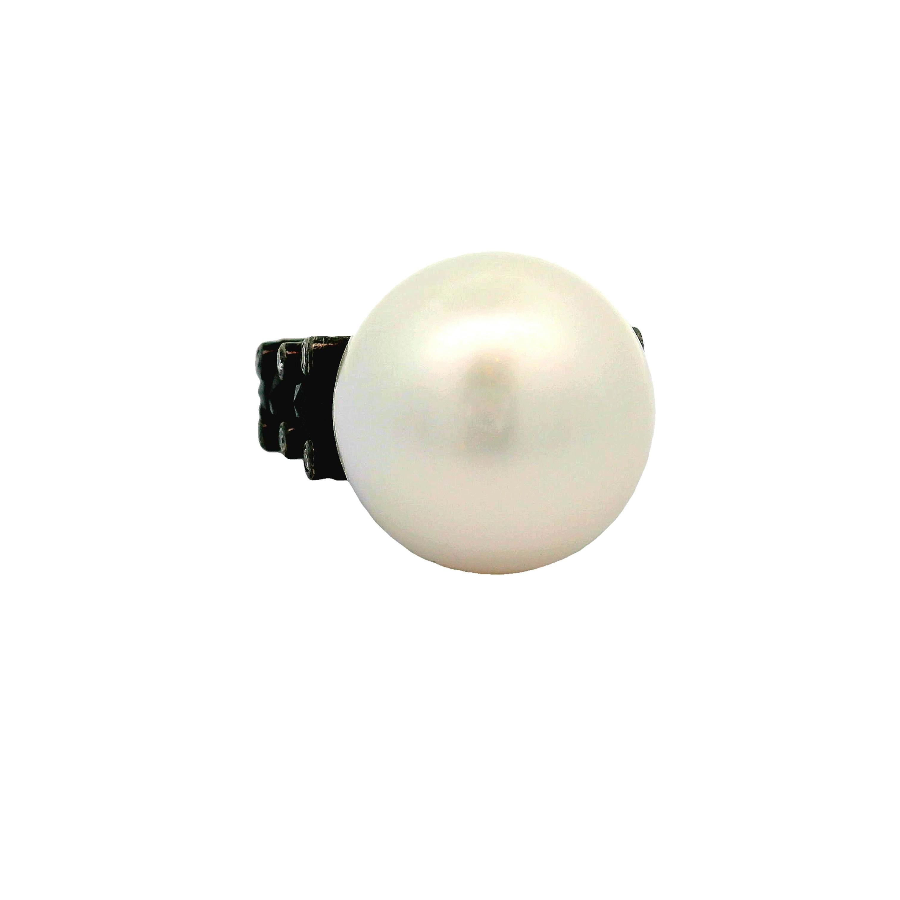 Women's 17.5mm South Sea Pearl Black & White Diamond 18k Gold Ring For Sale