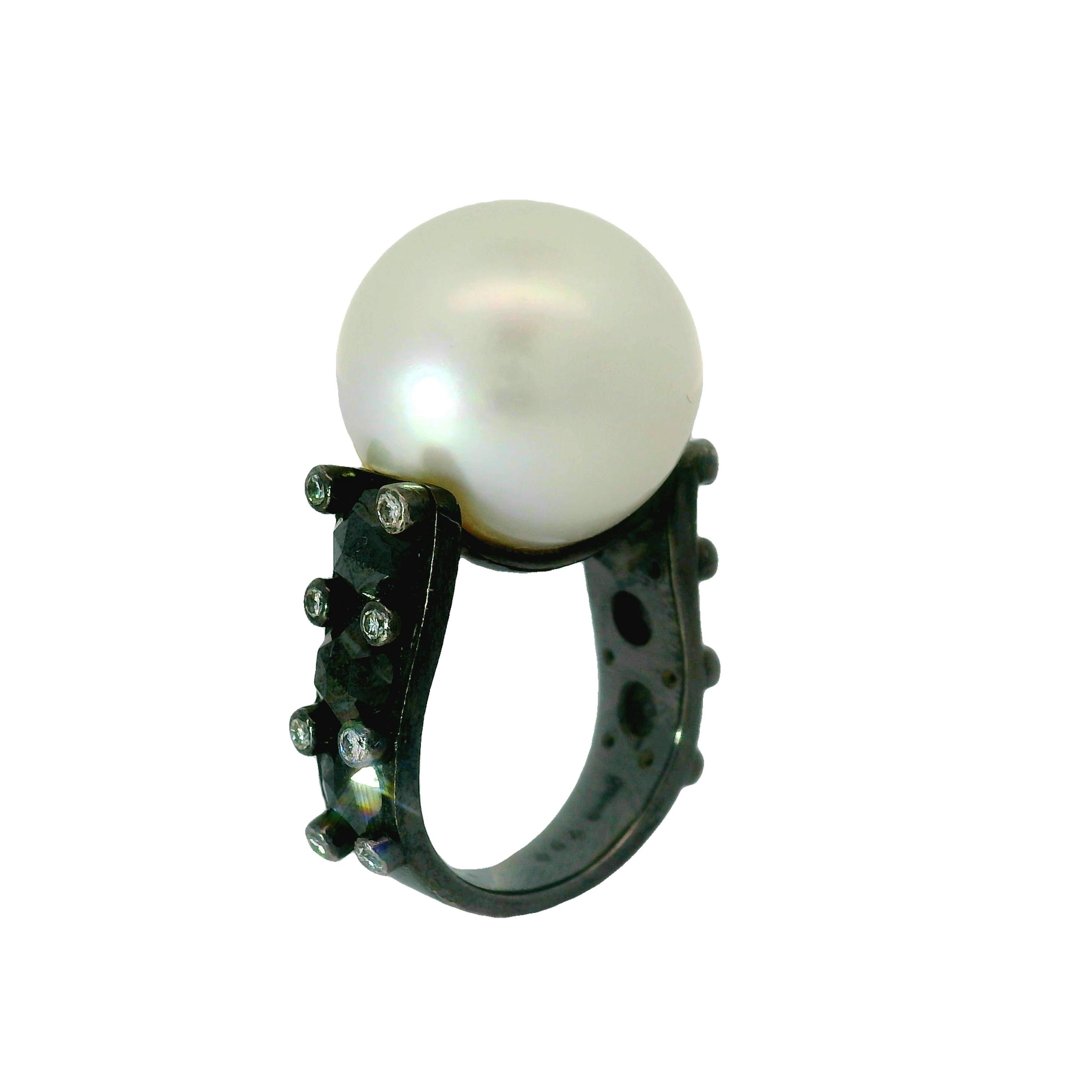 17.5mm South Sea Pearl Black & White Diamond 18k Gold Ring