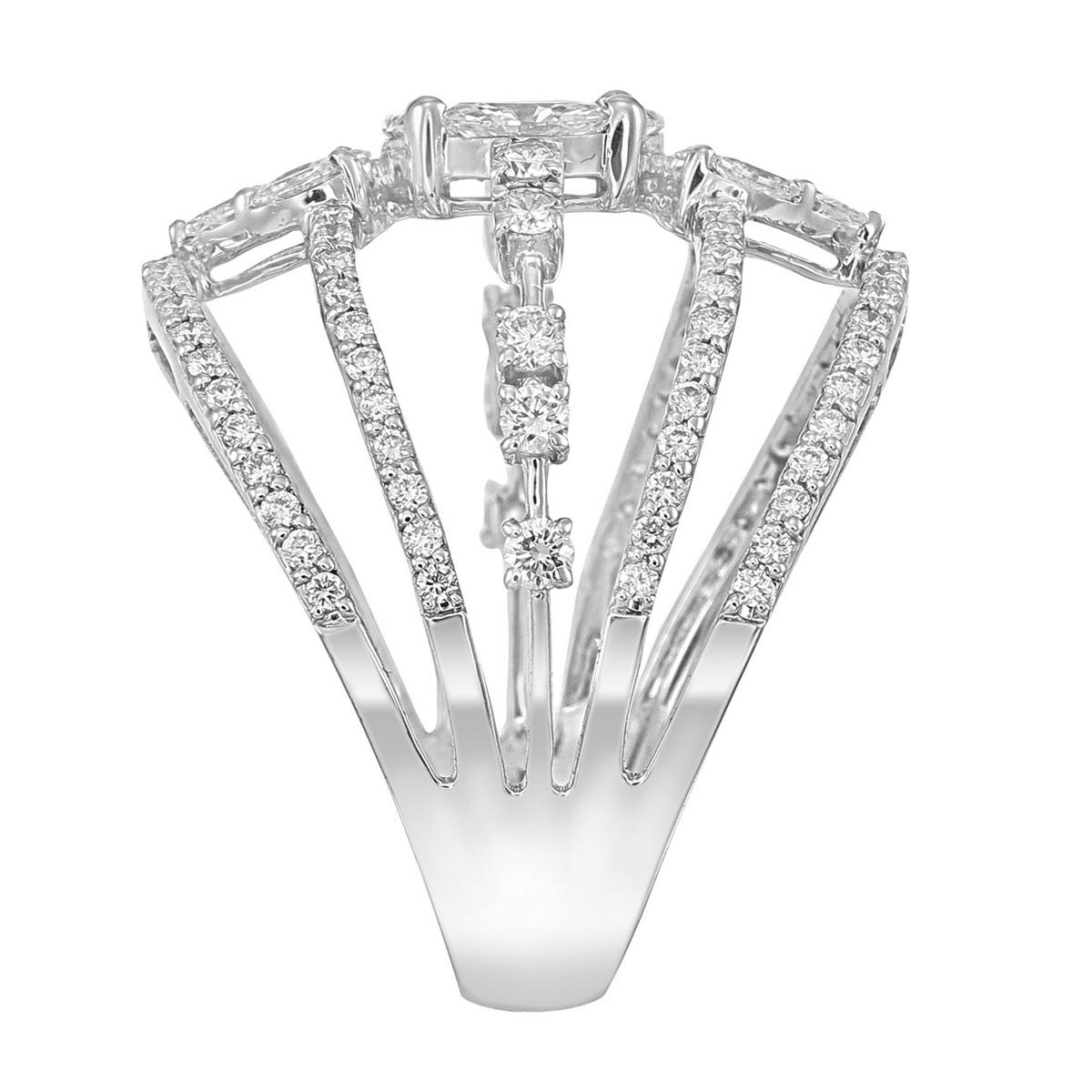 For Sale:  1.76 Carat Diamond Illusion Wedding Ring in 18 Karat Gold 7