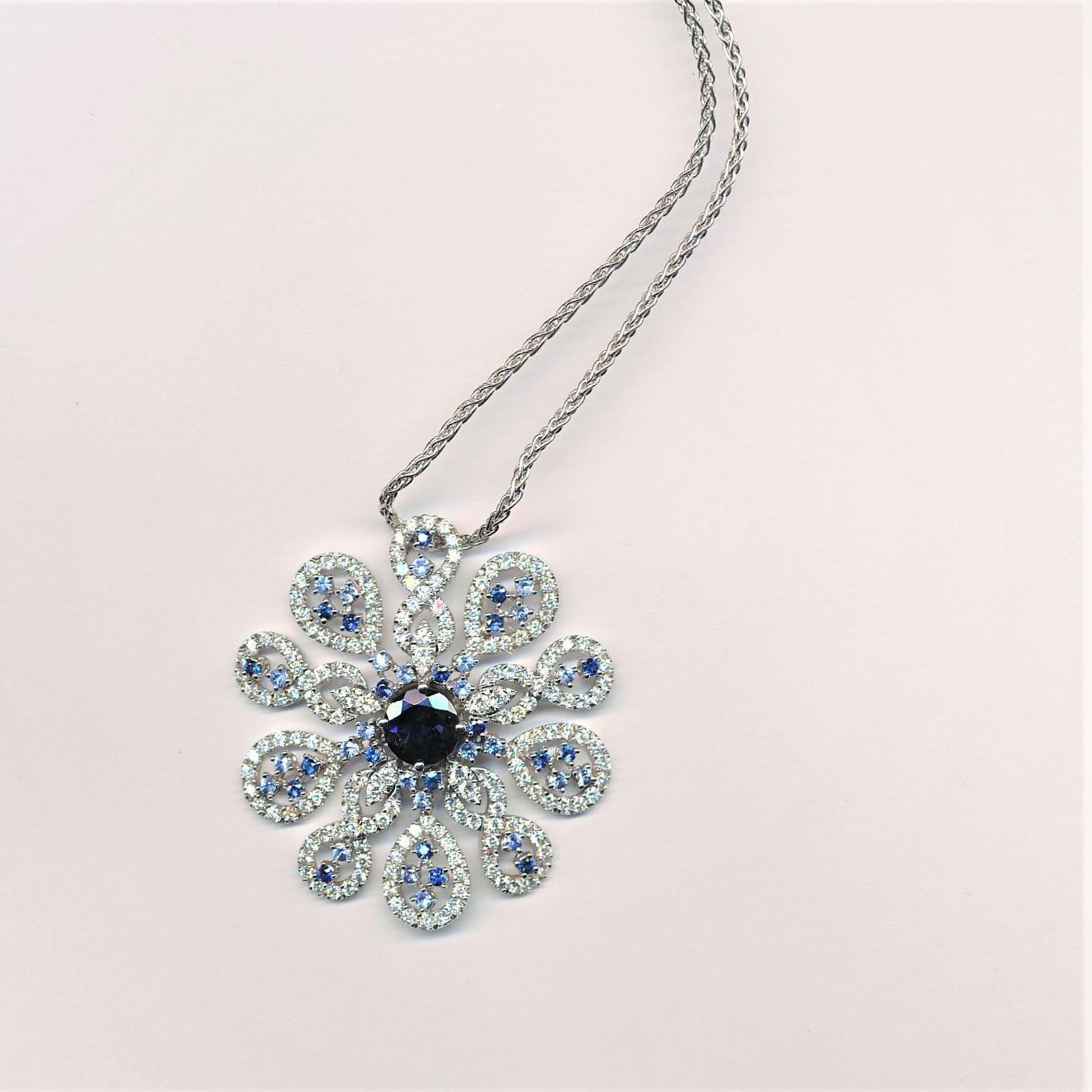 Modern 1.76 Carat Iolite 1.44 Carat Sapphires 2.93 Carat Diamonds White Gold Necklace For Sale