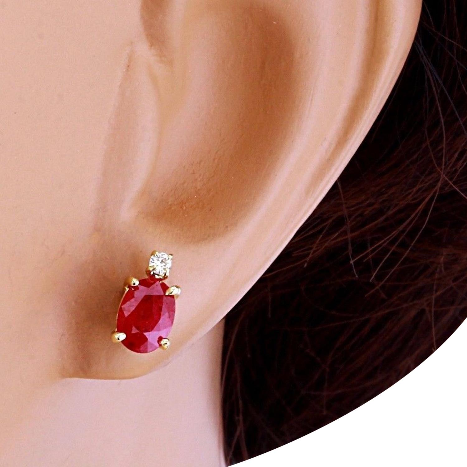 Women's 1.76 Carat Natural Ruby 14 Karat Solid Yellow Gold Diamond Stud Earrings For Sale