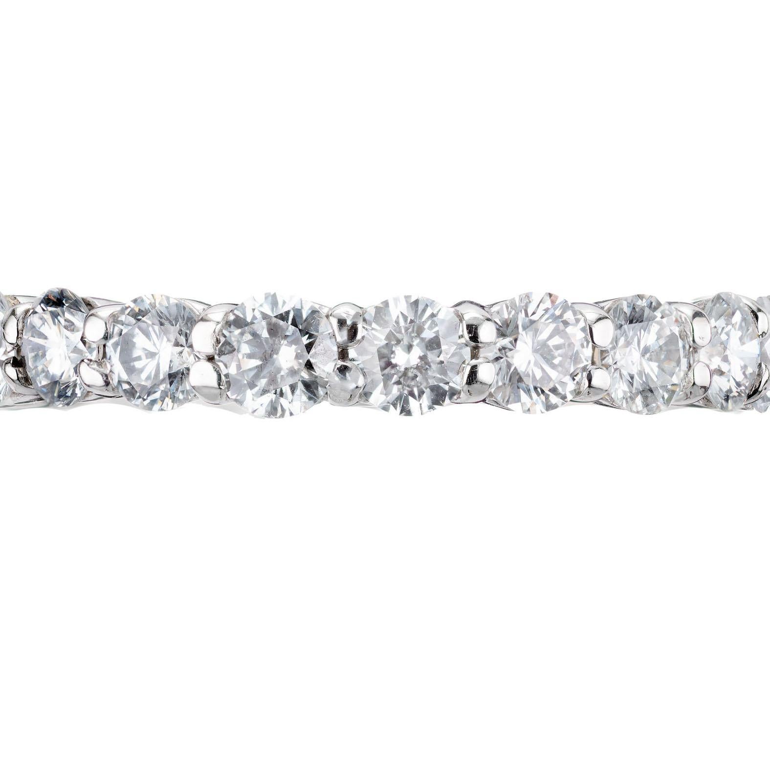 Donna Anello con fascia di eternità in platino con diamante rotondo da 1,76 carati in vendita