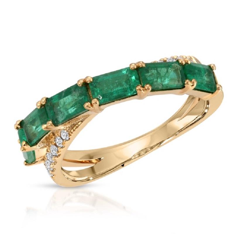 Round Cut 1.76 Carat Colombian Emerald & 0.12 Carat Diamonds in 14K Yellow Gold Band Ring For Sale