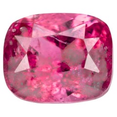 1,76 carats, spinelle rose de Mahenge à facettes