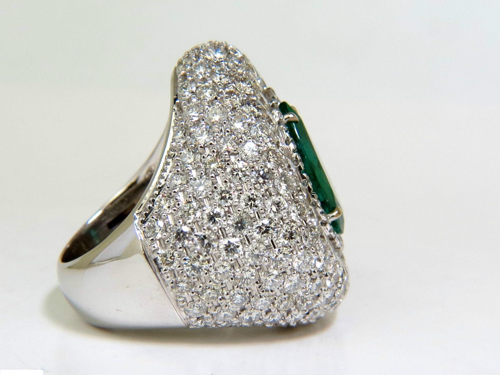 17.60 Carat 18 Karat Natural Fine Green Emerald Diamond 3D Puffed Dome Deco Ring In New Condition For Sale In New York, NY