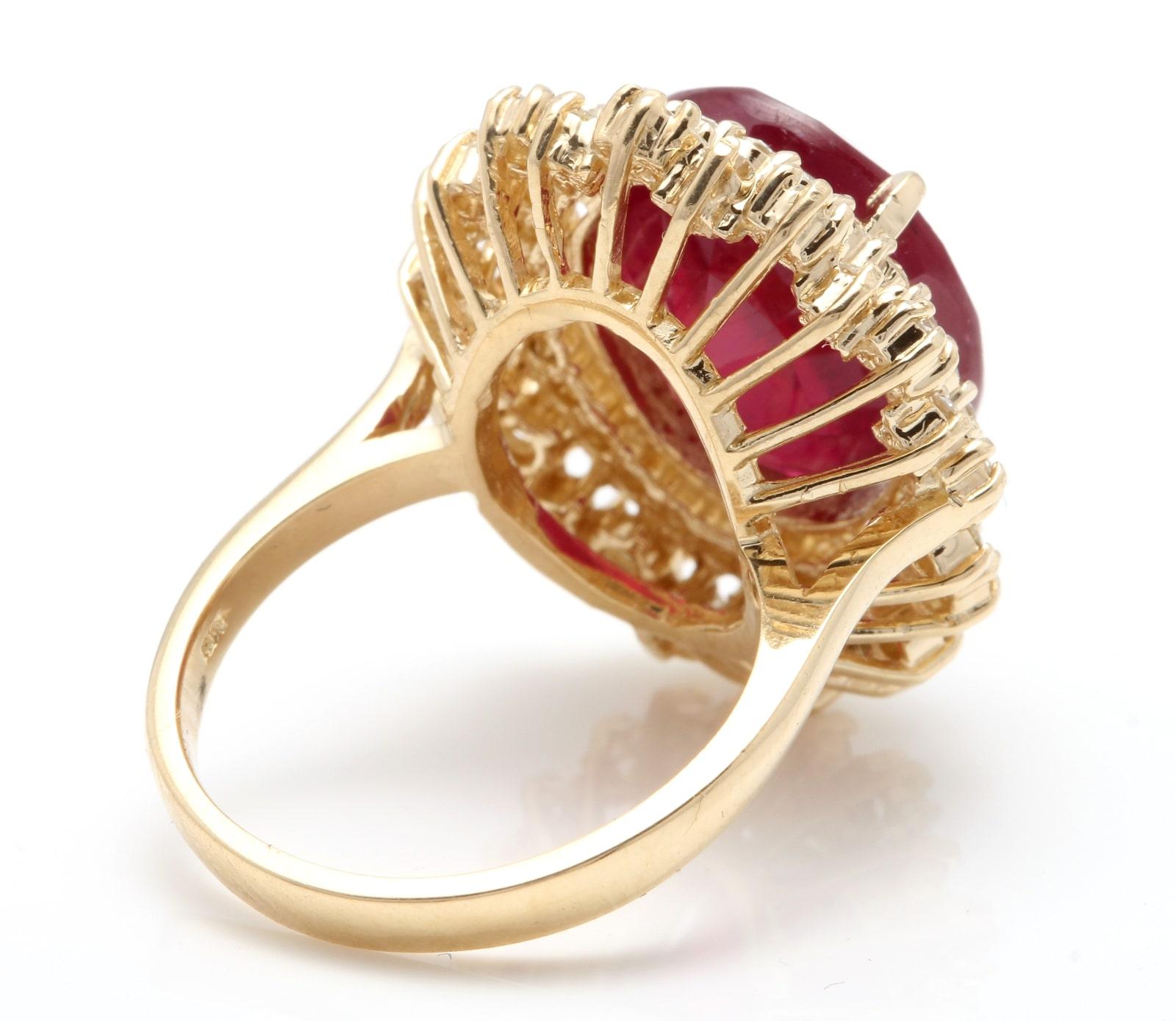 17.60 Carat Impressive Red Ruby and Diamond 14 Karat Yellow Gold Ring In New Condition For Sale In Los Angeles, CA