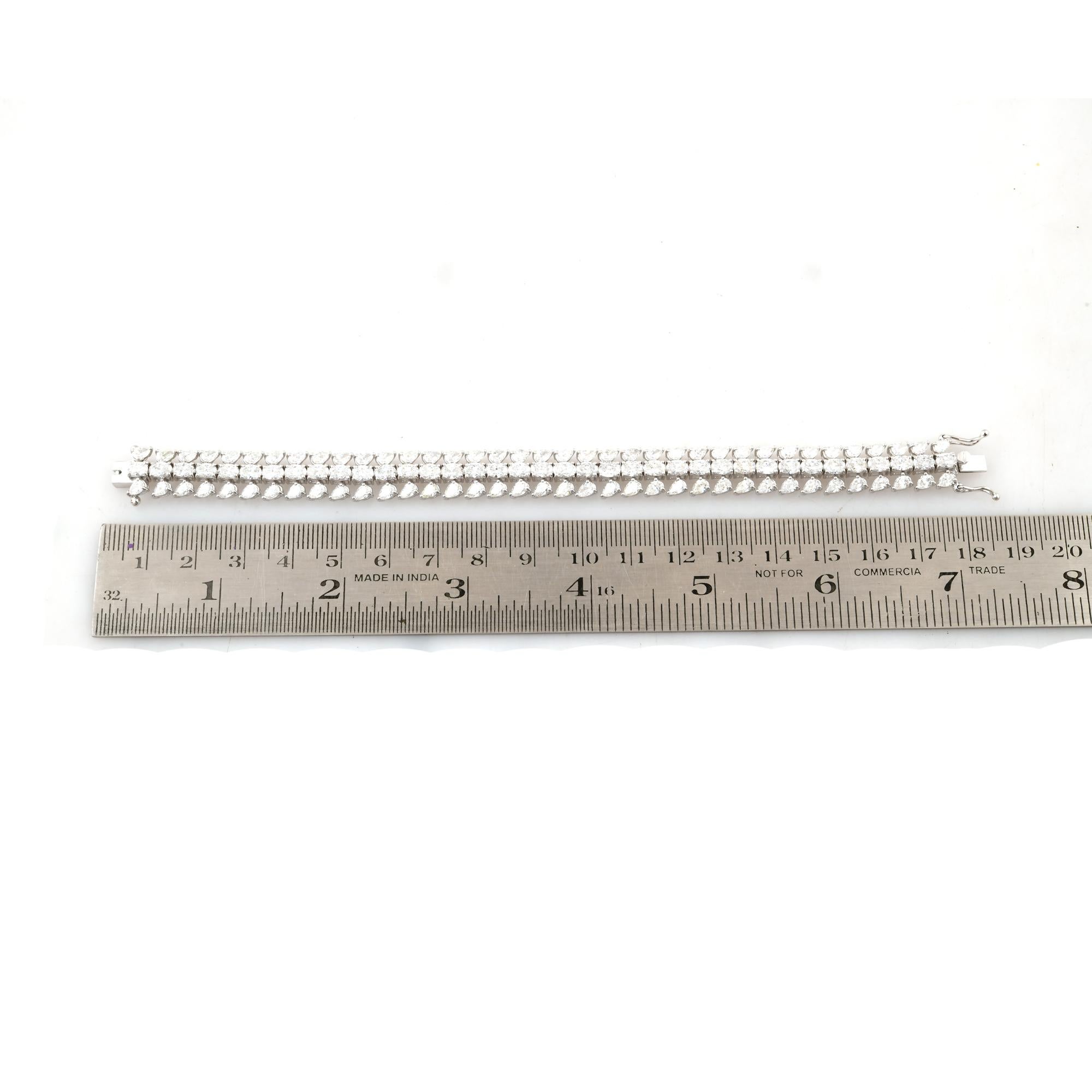 17.60 Carat SI/H Pear Oval Brilliant Cut Diamond Bracelet 14 Karat White Gold In New Condition For Sale In Diera, Dubai