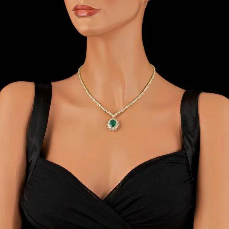 Women's 17.60ct Natural Emerald & Diamond 18K Solid Yellow Gold Necklace For Sale