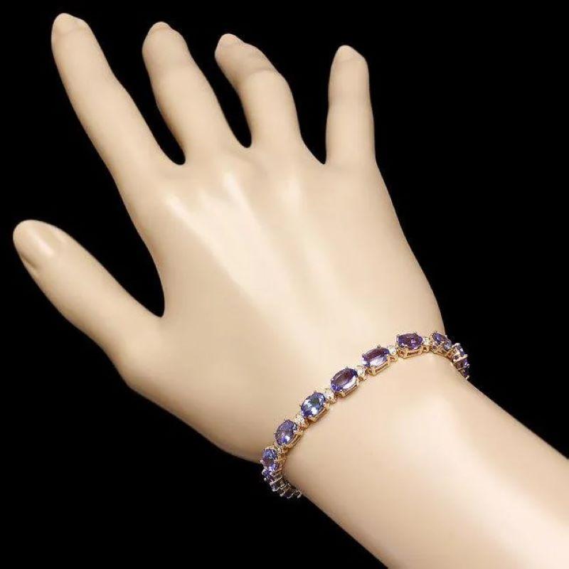 17.60Ct Natural Tanzanite and Diamond 14K Solid Yellow Gold Bracelet In New Condition For Sale In Los Angeles, CA