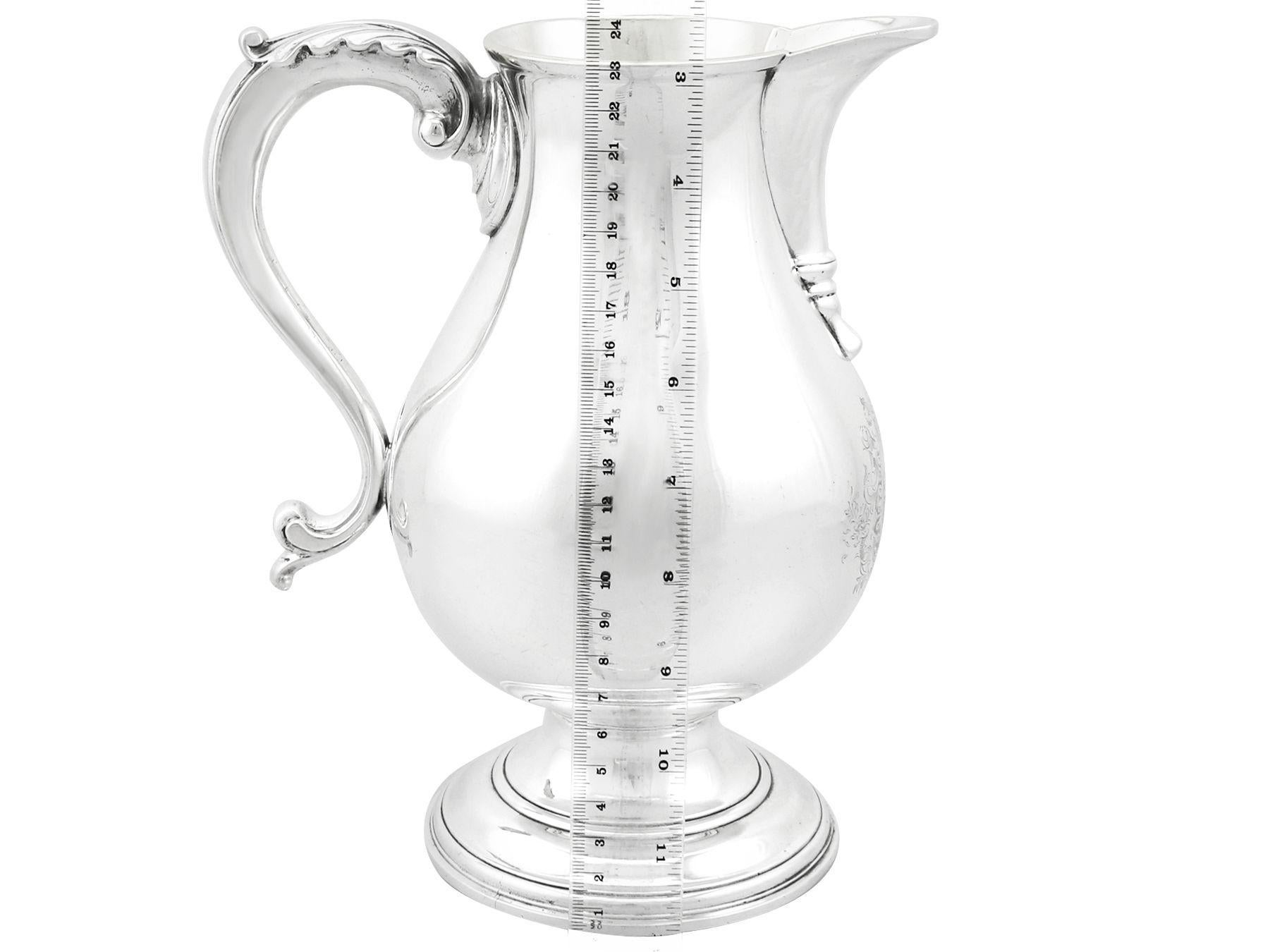 Jarra de cerveza / agua de plata de ley de la década de 1760 en venta 1