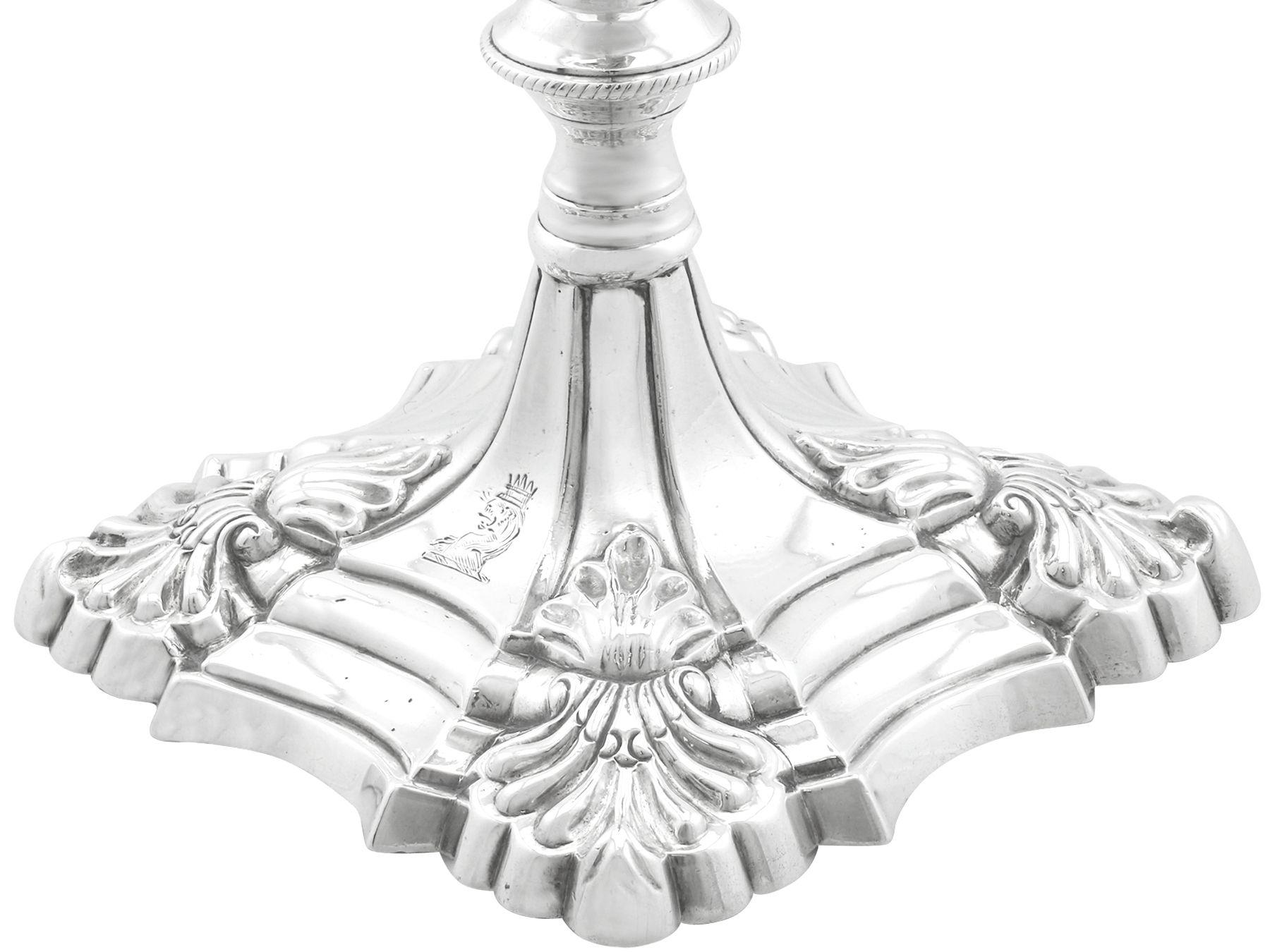 Antiguo par de candelabros georgianos de plata de ley de la década de 1760 (1769) en Excelente estado para la venta en Jesmond, Newcastle Upon Tyne