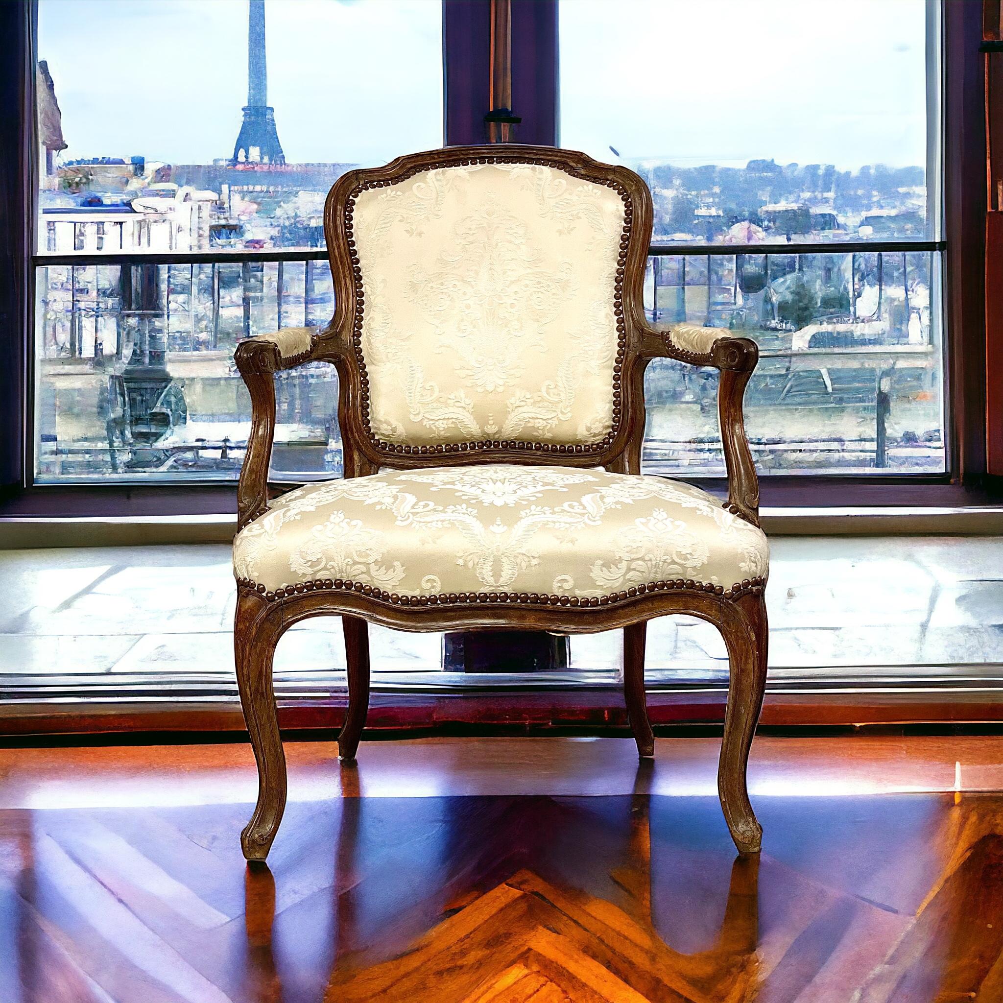 Fauteuil d'époque Louis XV du 18ème siècle par Mathieu BAUVE en vente 11
