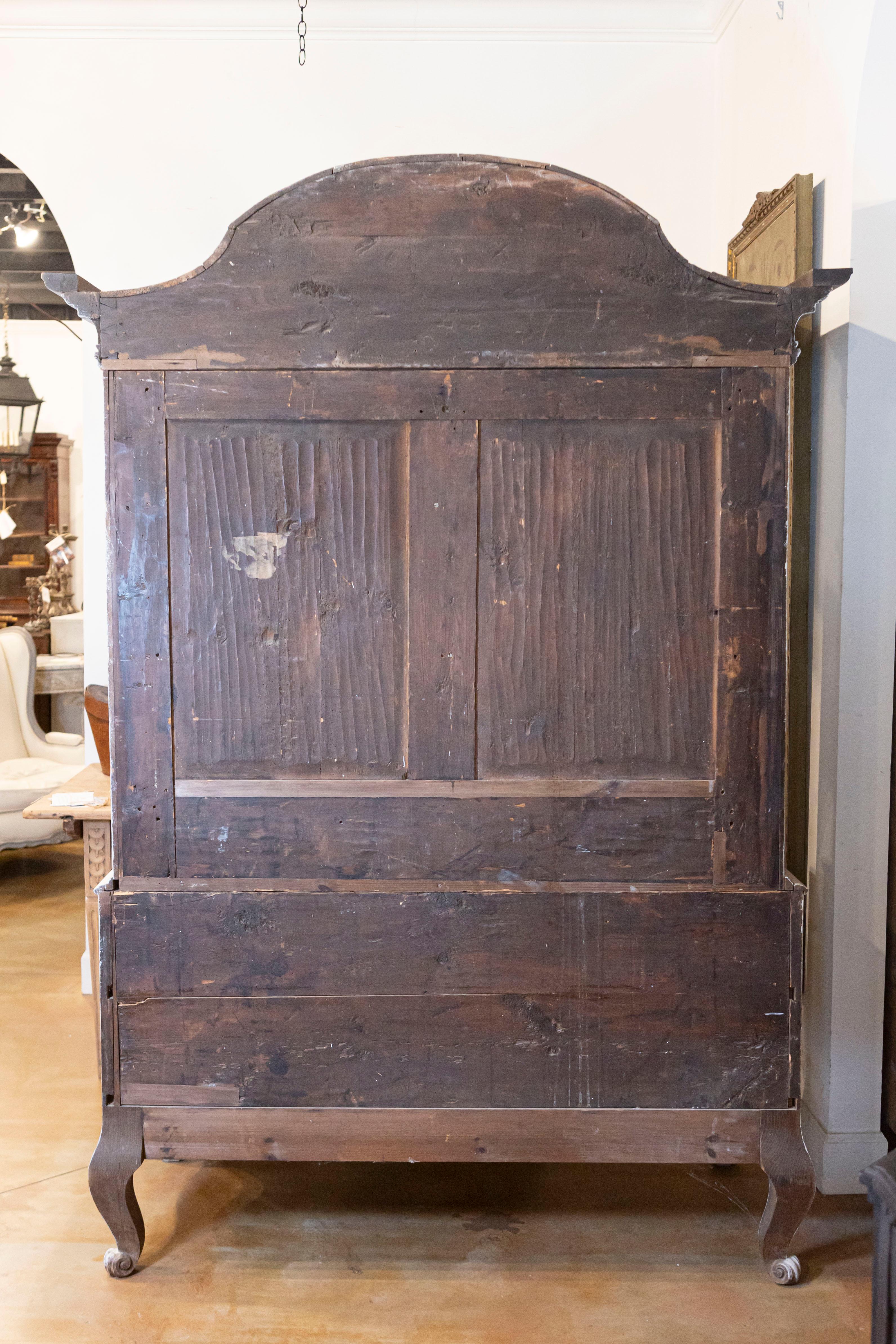 1760s Period Rococo Swedish Cabinet with Glass Doors, Bonnet Top and Cabrioles For Sale 4