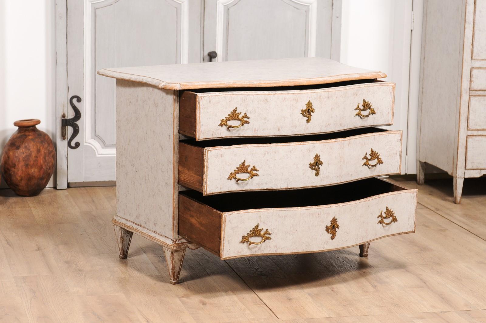 1760s Rococo Period Painted Swedish Chest of Drawers with Serpentine Front 7