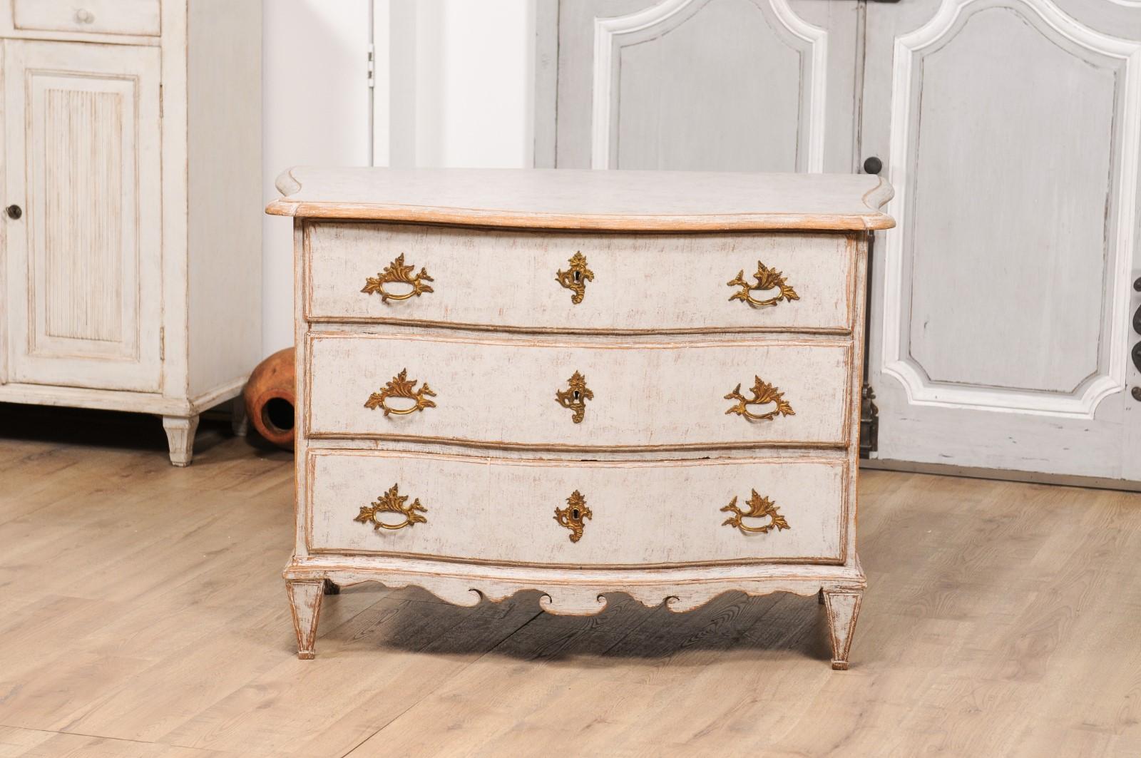 1760s Rococo Period Painted Swedish Chest of Drawers with Serpentine Front In Good Condition In Atlanta, GA