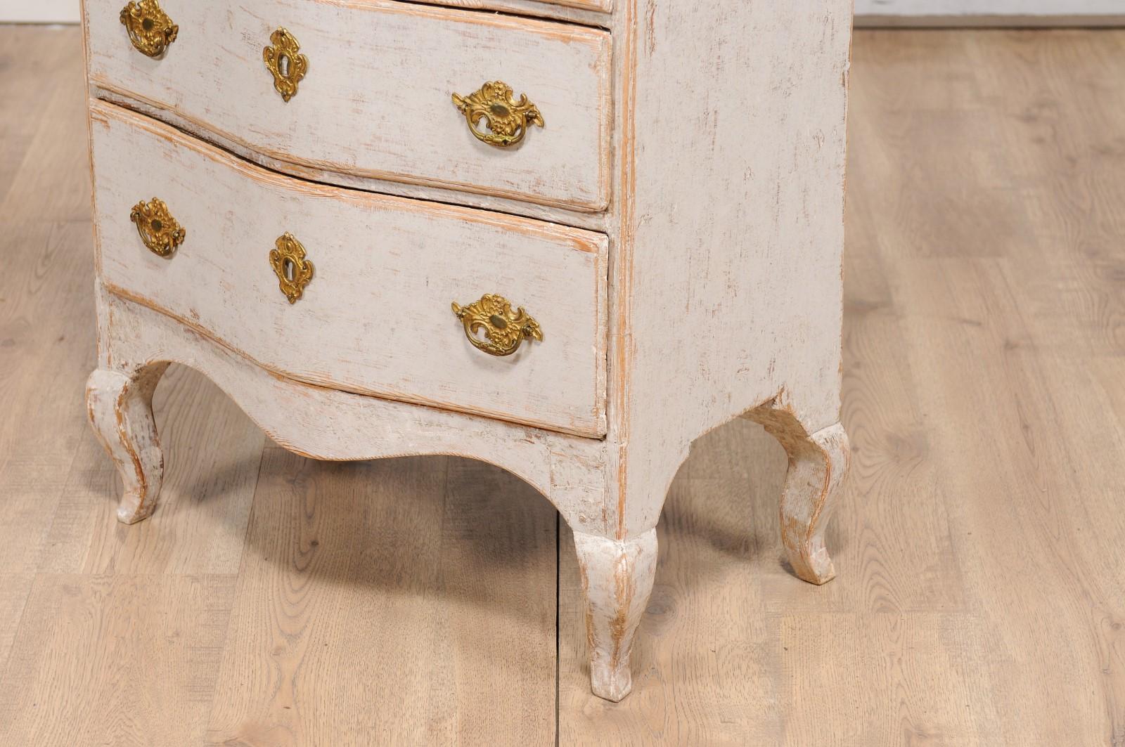 1760s Rococo Period Swedish Light Grey Painted Chest of Drawers with Pull-Out For Sale 7