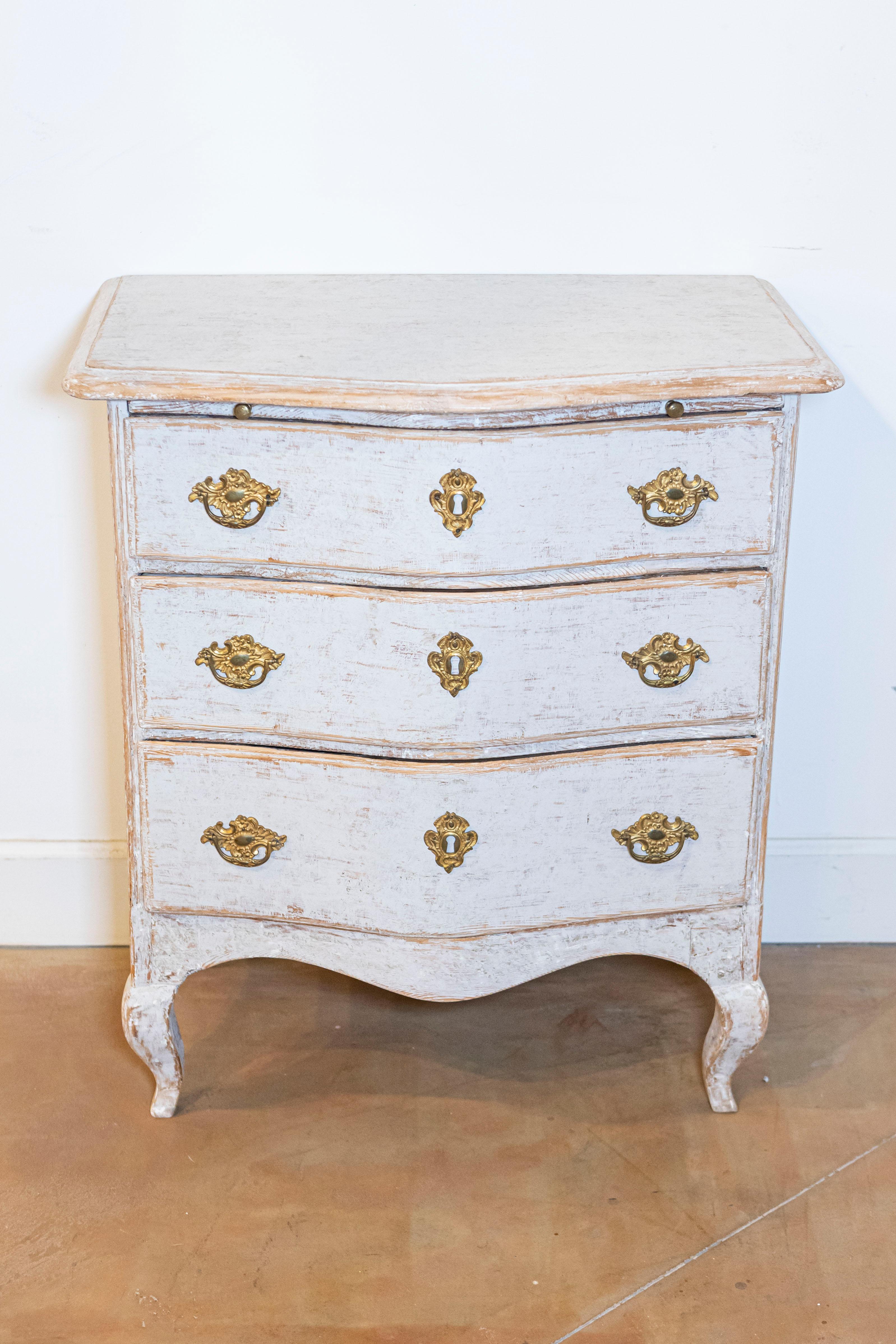 Carved 1760s Rococo Period Swedish Light Grey Painted Chest of Drawers with Pull-Out For Sale